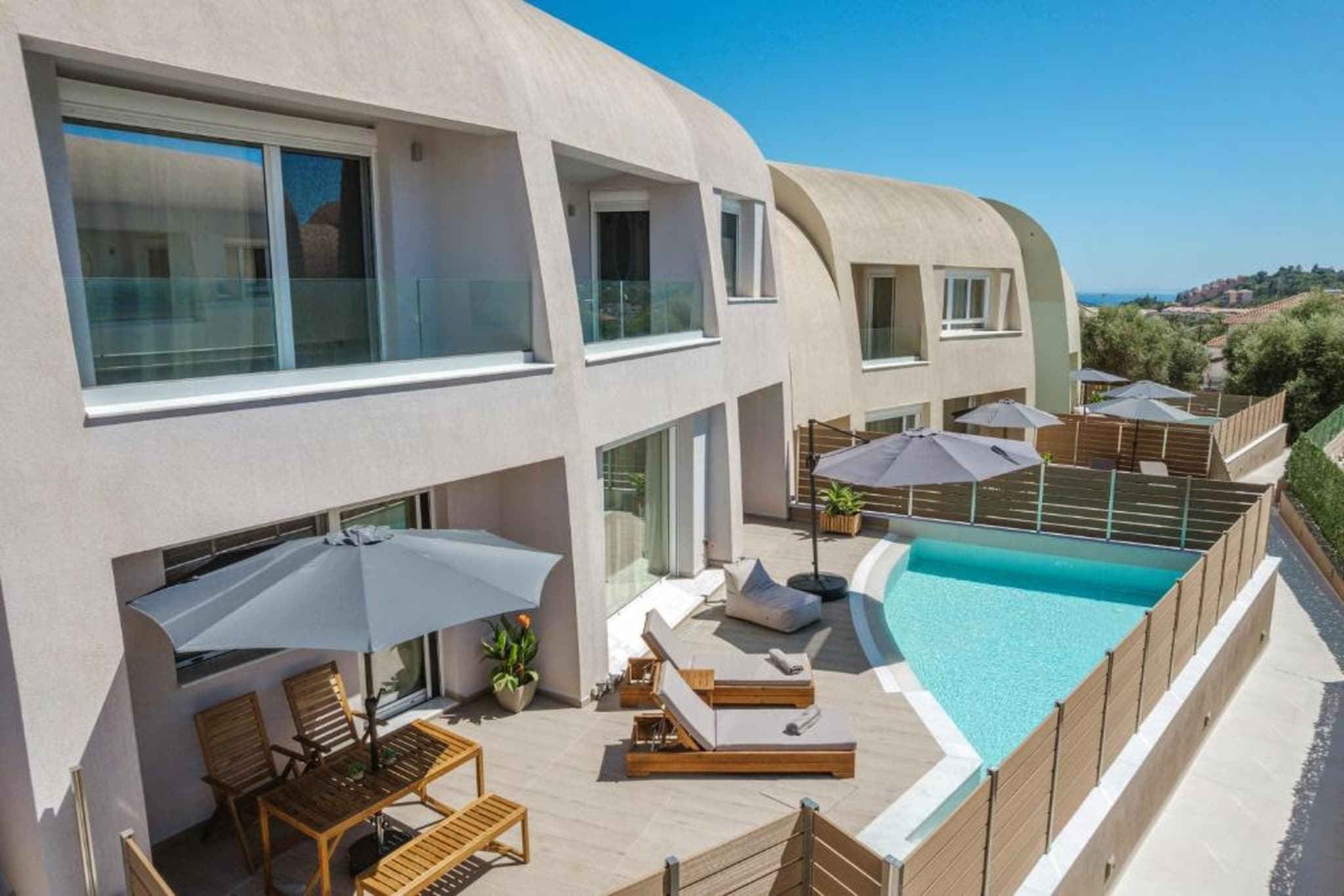 Villa Estrella - Exterior in summer