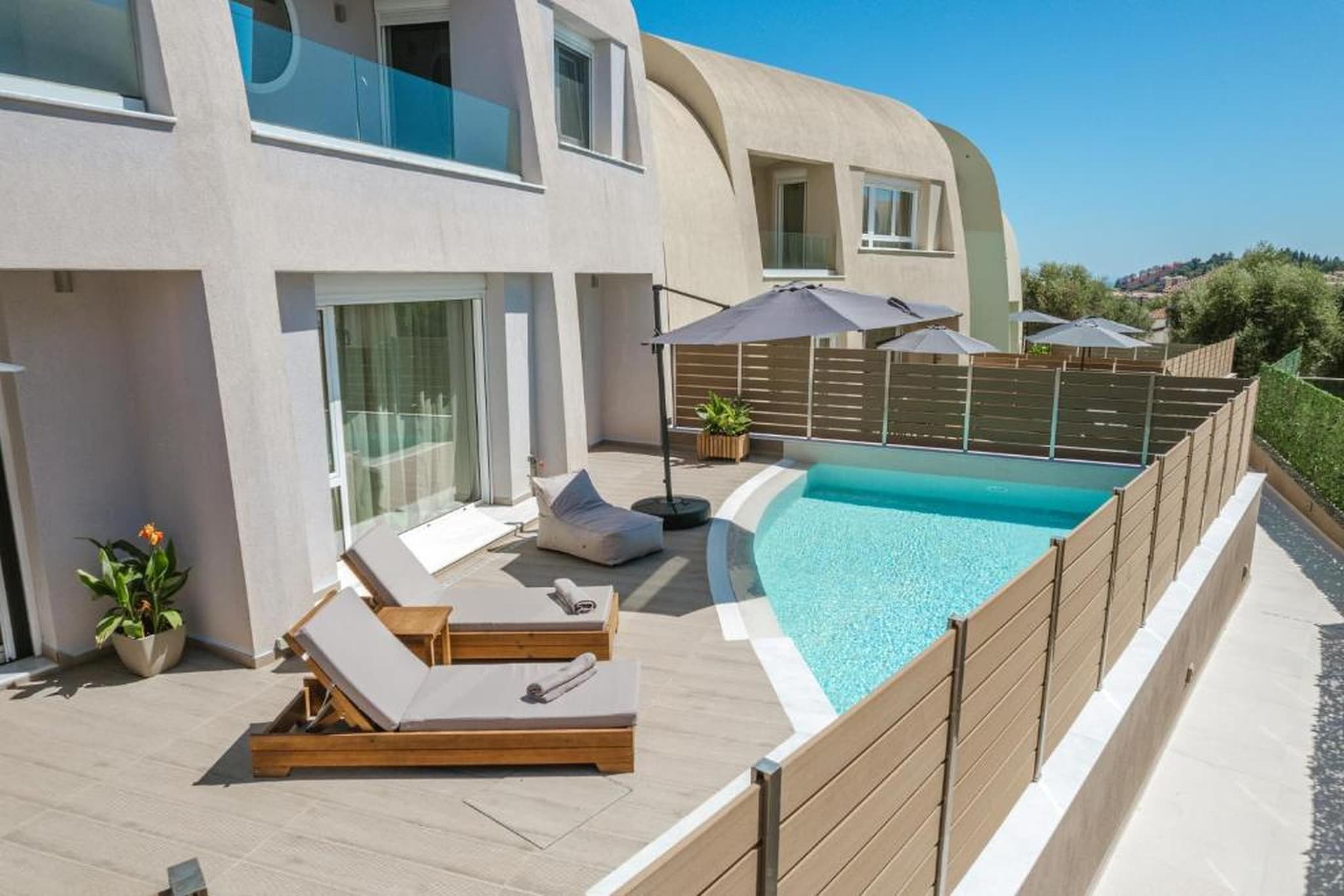 Villa Estrella - Exterior in summer
