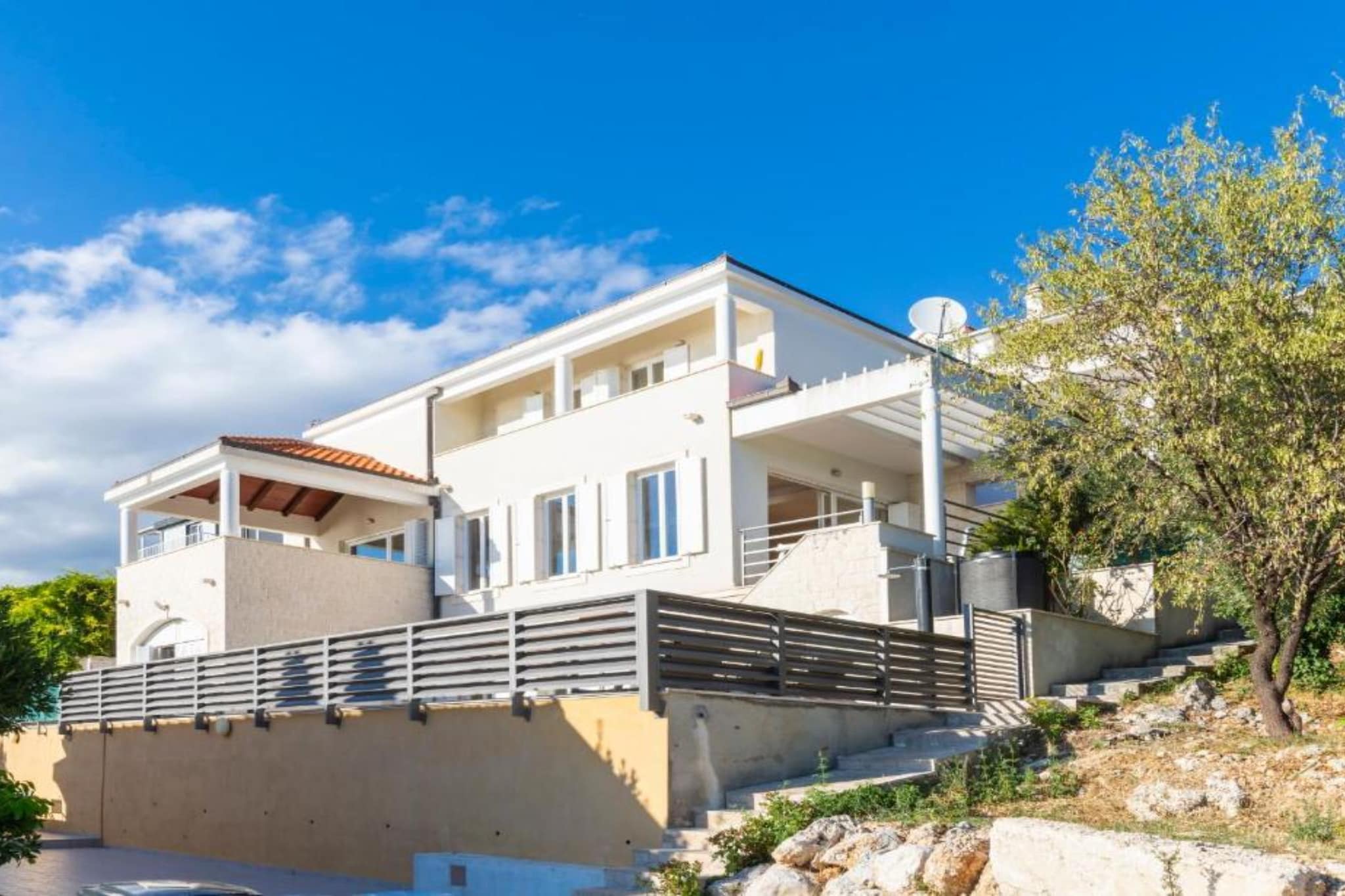 Spacious Villa Radevenjić with Outdoor Pool - Seven Bedroom Villa with Outdoor Pool - Buitenlucht