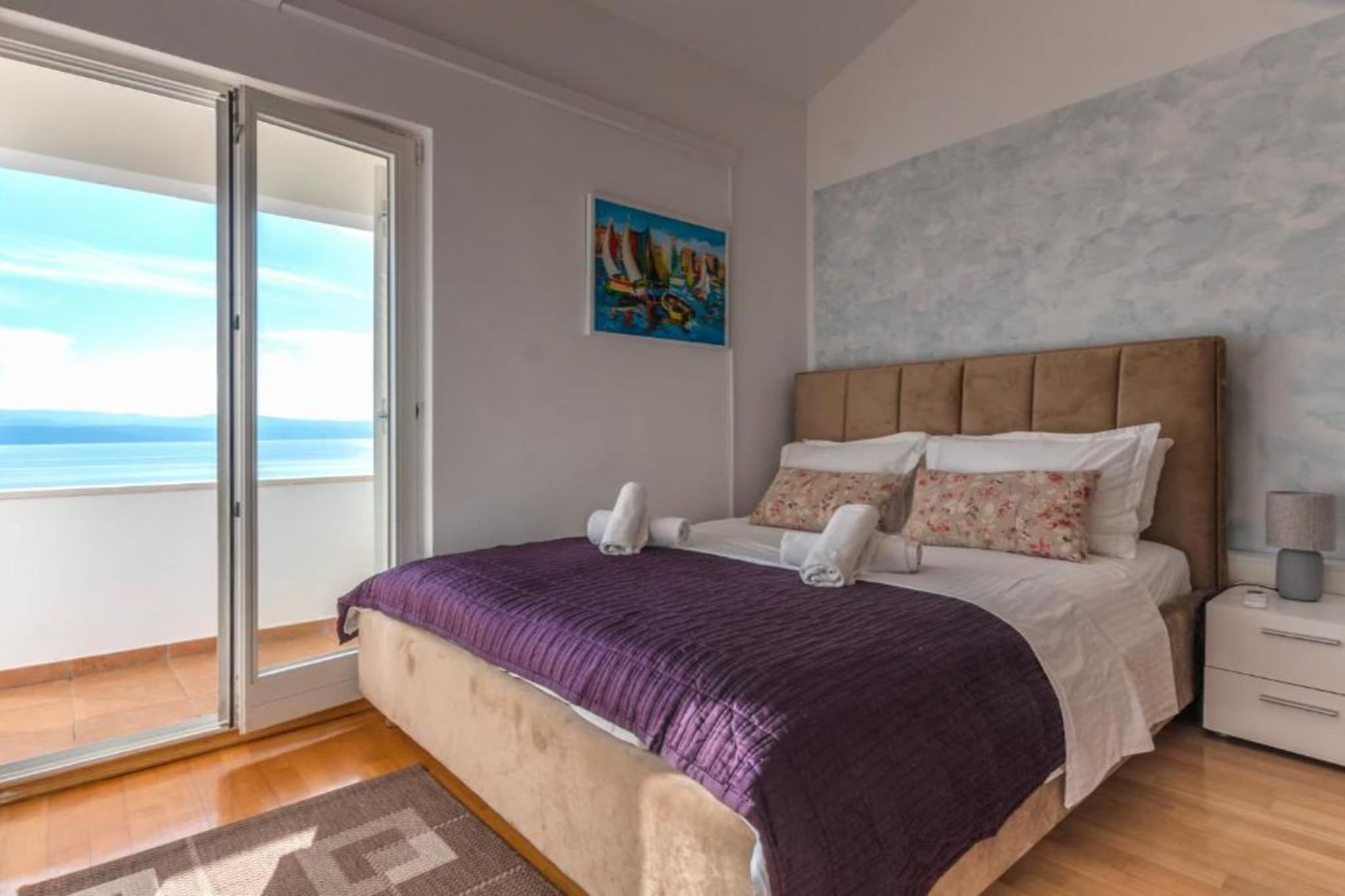 Spacious Villa Radevenjić with Outdoor Pool - Seven Bedroom Villa with Outdoor Pool - Slaapkamer