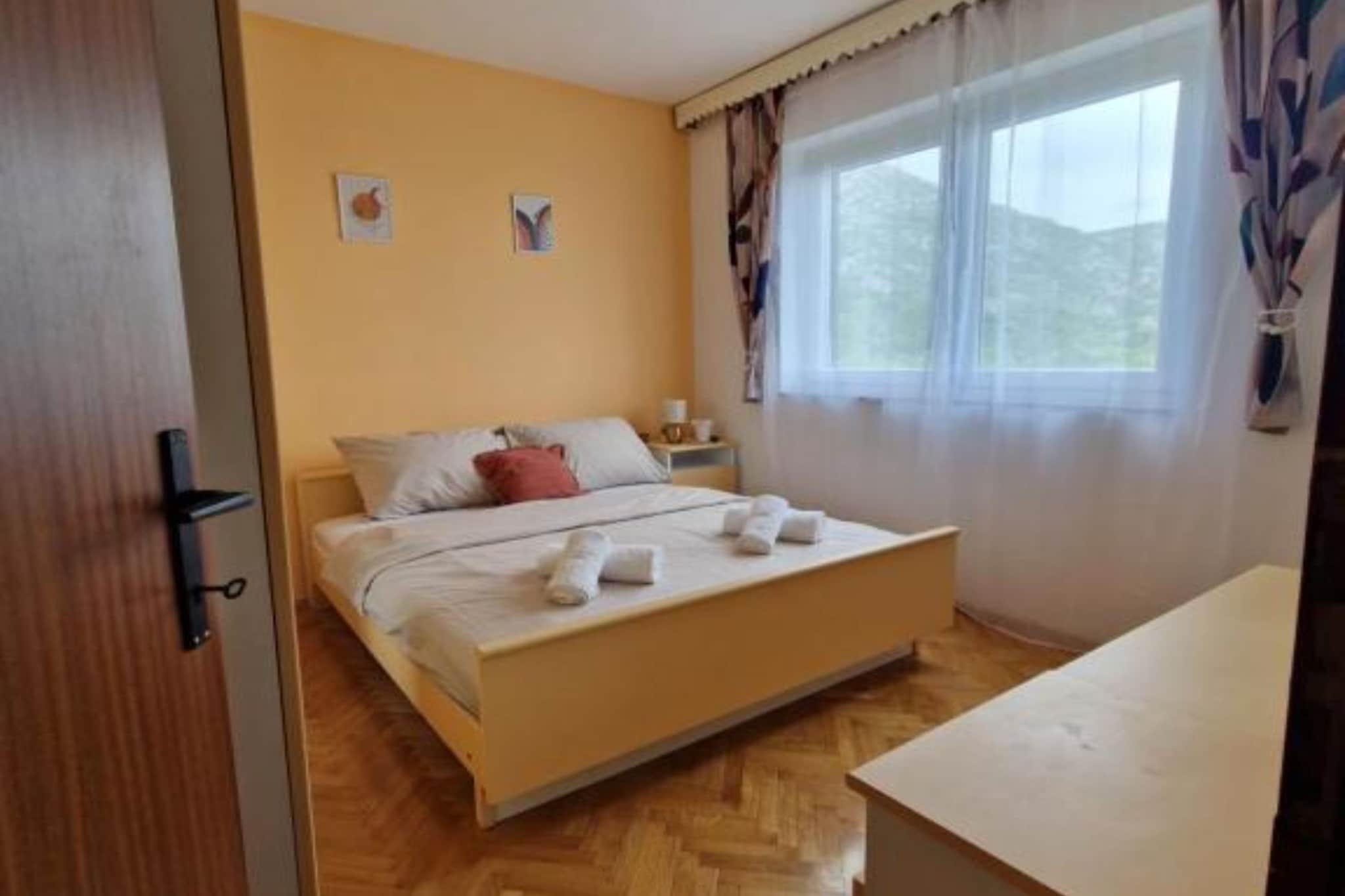 Apartment Sea View - Three Bedroom Apartment With Balcony And Sea View