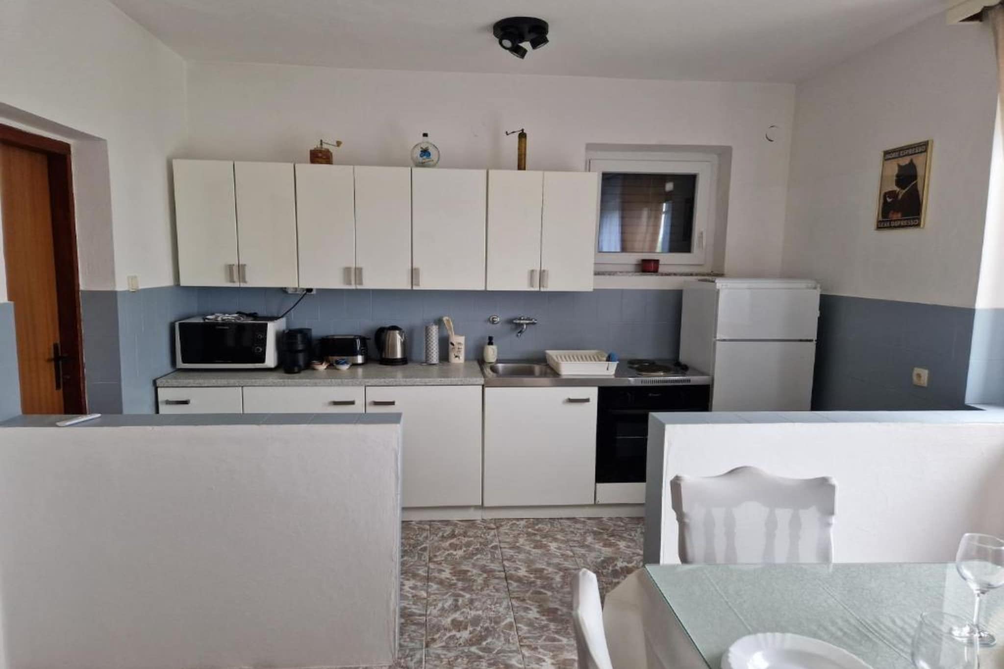 Apartment Sea View - Three Bedroom Apartment With Balcony And Sea View