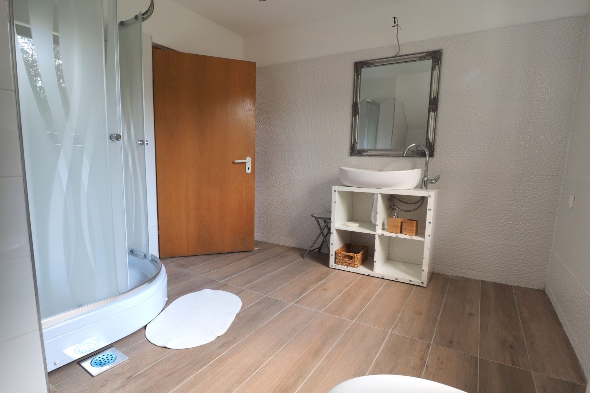 Countryside Villa Latin with Outdoor Swimming Pool - Four Bedroom Villa with Swimming Pool - Bathroom
