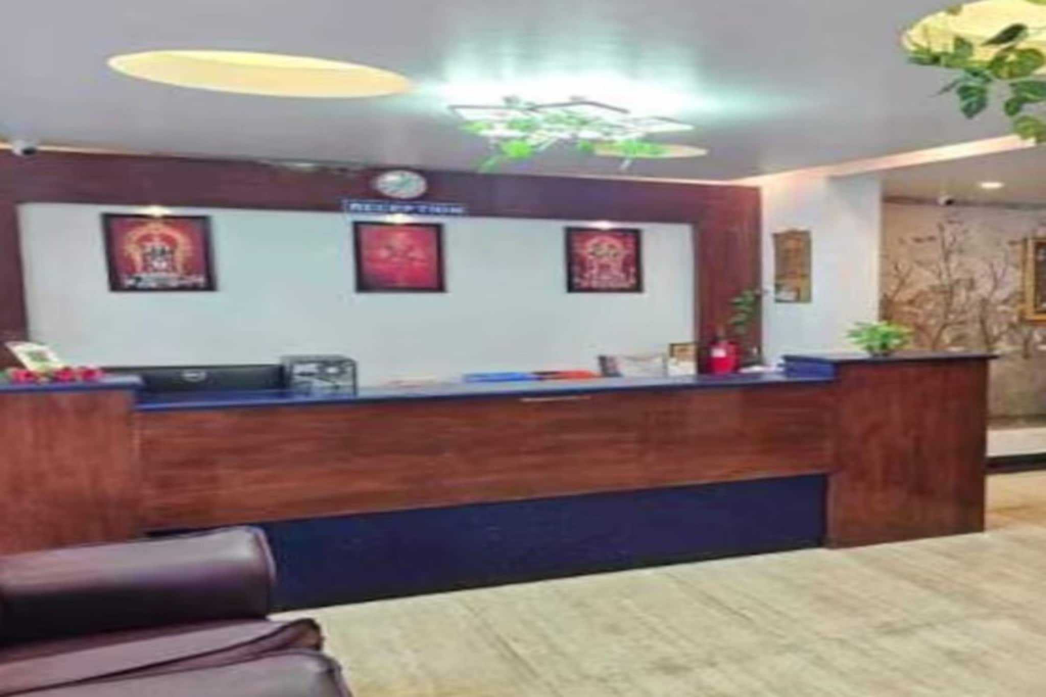 Ground floor: (bedroom(double bed, TV, seating area, air conditioning, telephone, Floor mattress), bathroom(bathtub or shower, shower, washbasin, toilet, Towels incl., shampoo, body soap, hot water))