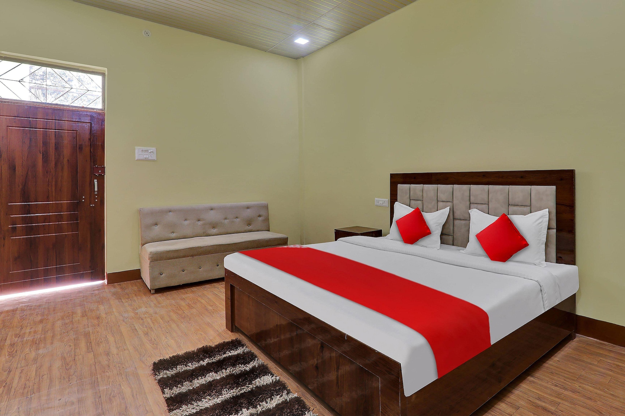 Hotel O Takrohi Hospital Road
