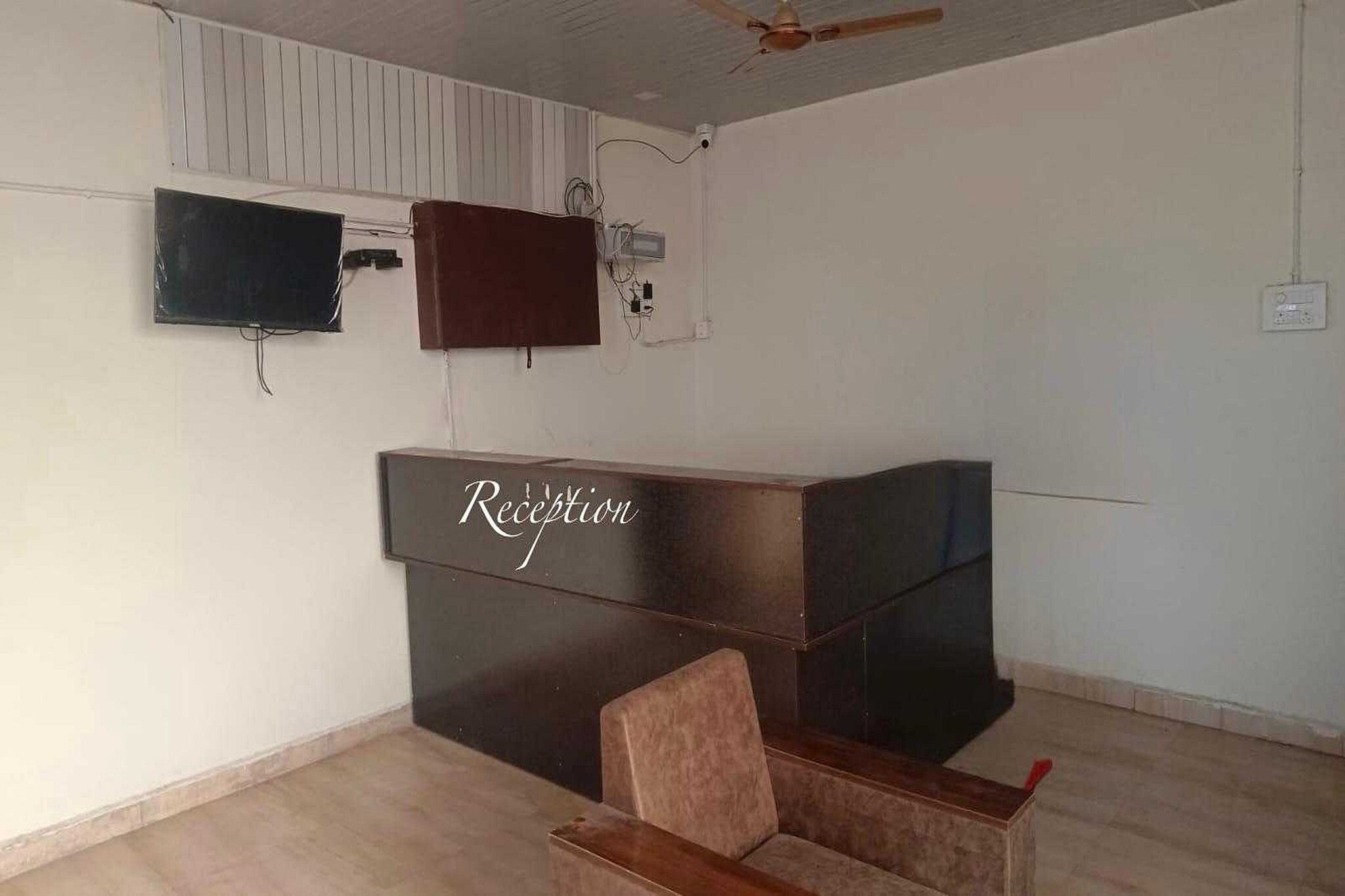 Ground floor: (bedroom(double bed, TV, seating area, air conditioning, telephone, Floor mattress), bathroom(bathtub or shower, shower, washbasin, toilet, Towels incl., shampoo, body soap, hot water))