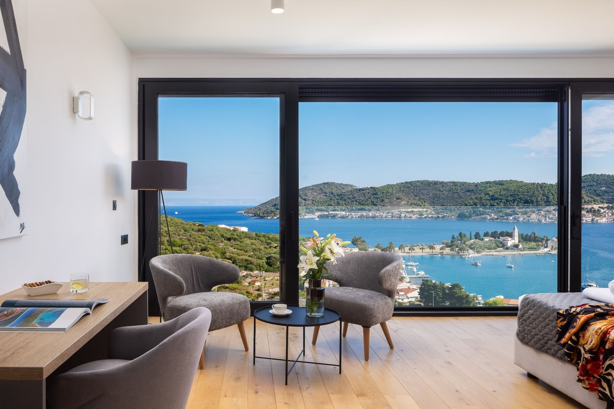 Breathtaking Villa  Vis Five Bedroom Villa with the Pool