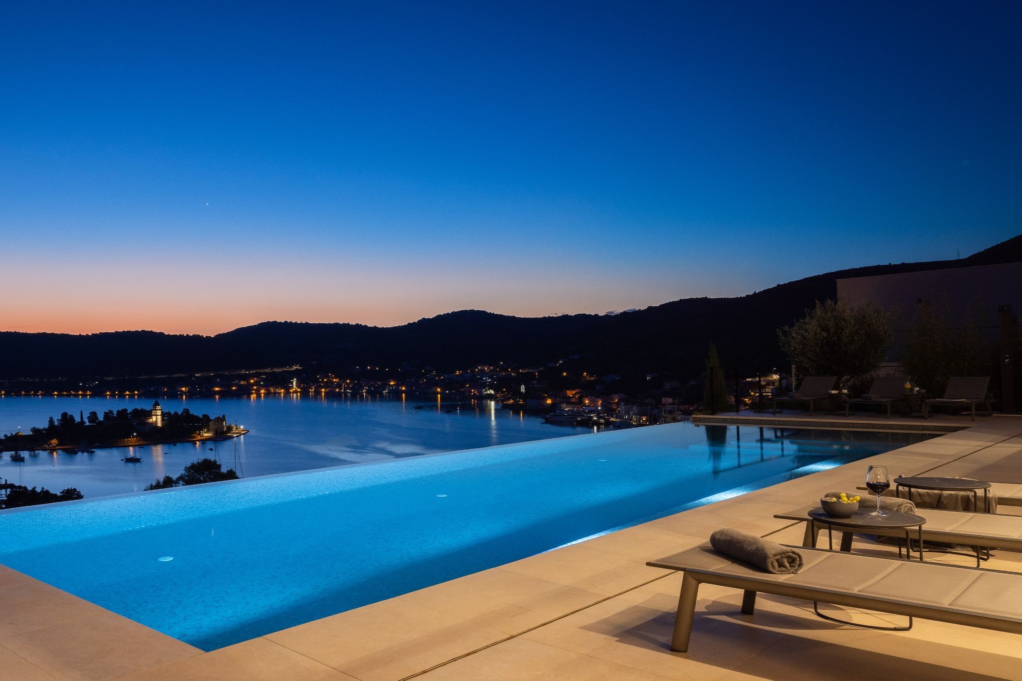 Breathtaking Villa  Vis Five Bedroom Villa with the Pool - Vue