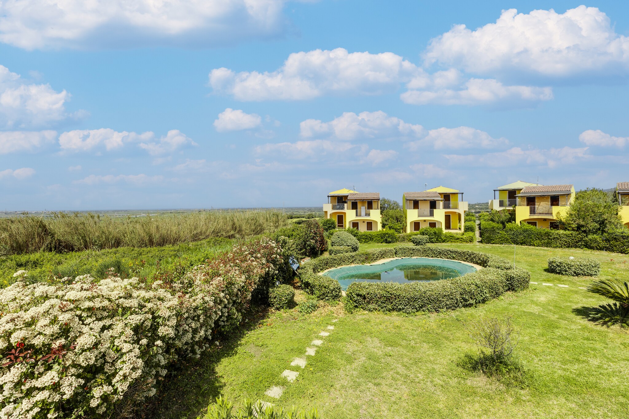 CASA SUNSHINE - Gardens in summer