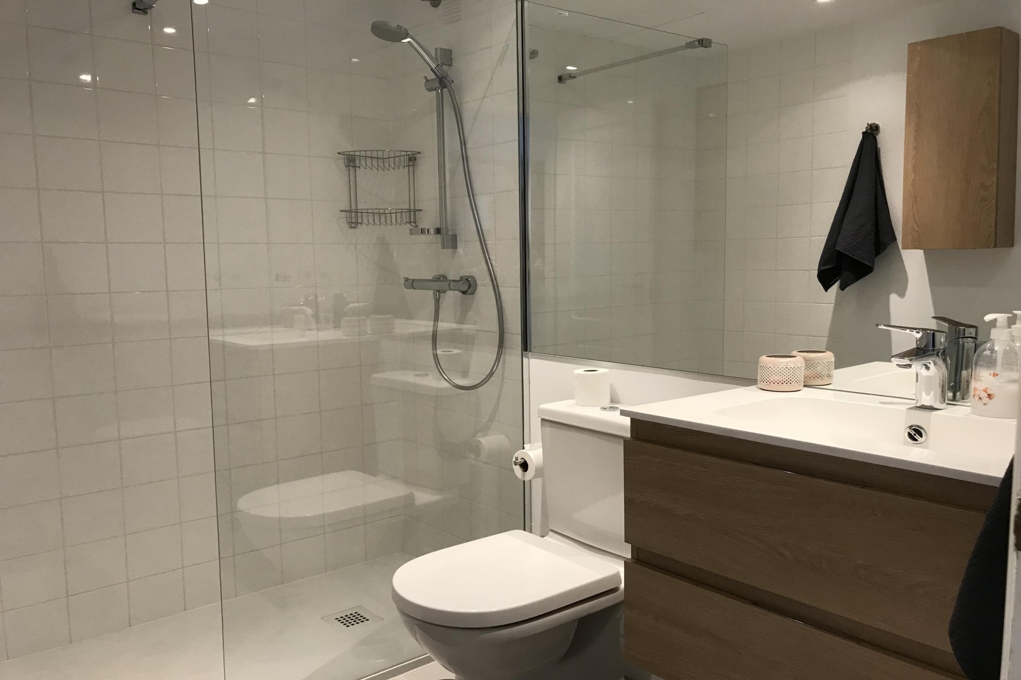 Modern Gated Apartment near Beach & Puerto Banus - Badezimmer