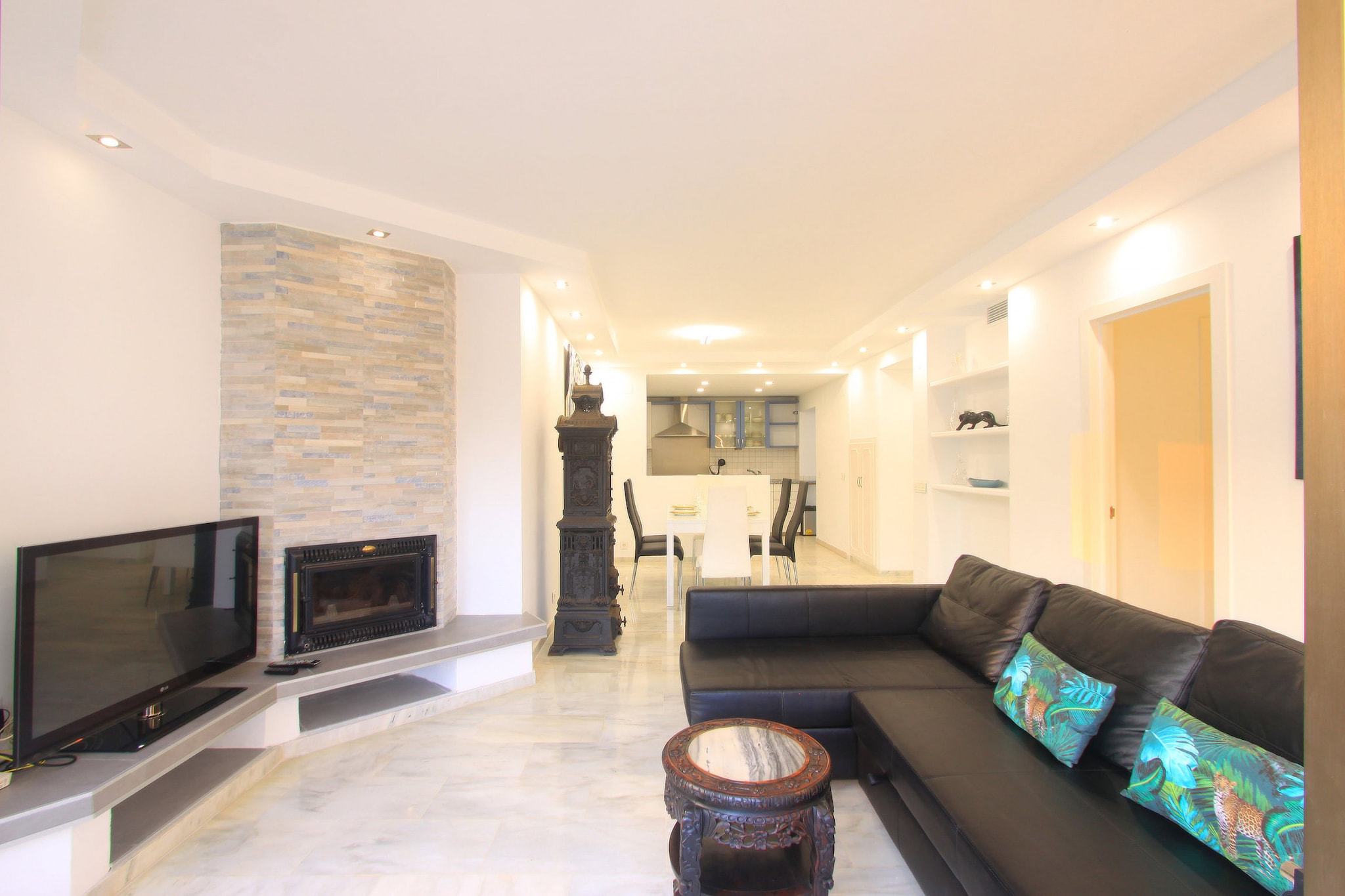 Situated in the sought-after Golden Beach area of Marbella, this beachfront apartment offers a stylish coastal retreat for up to twelve guests, combining direct access to sandy shores with contemporary comforts. Just steps from the Mediterranean and close to local beach clubs, cafés and seaside promenades, it’s a great choice for those seeking a relaxed yet vibrant Costa del Sol getaway.

Inside, the apartment features five well-appointed bedrooms and 5 modern bathrooms across multiple levels, arranged to comfortably accommodate up to five guests. The living and dining area creates a welcoming space with plenty of natural light, while a fully equipped kitchen enables guests to prepare meals with ease during their stay. Amenities such as air-conditioning, free Wi-Fi and a washing machine ensure day-to-day convenience and comfort, while carefully curated décor enhances the relaxed holiday ambience.

Step outside to enjoy your private jacuzzi and share memorable moments in the soothing bubbles with sea breezes and coastal views. The apartment also offers access to a refreshing outdoor pool, ideal for laps or cooling off on warm sunny days. The terrace area with outdoor seating provides a natural extension of the living space, inviting alfresco breakfasts or sunset drinks in the fresh Mediterranean air.

Located just a short stroll from Real de Zaragoza Beach and within easy reach of Marbella’s marina, boutiques, waterfront bars and nightlife, this beachside apartment makes exploration effortless. With excellent connections to local transport and the vibrant energy of the coast on your doorstep, it’s a superb base for experiencing all the leisure, culture and scenic charm of Marbella.