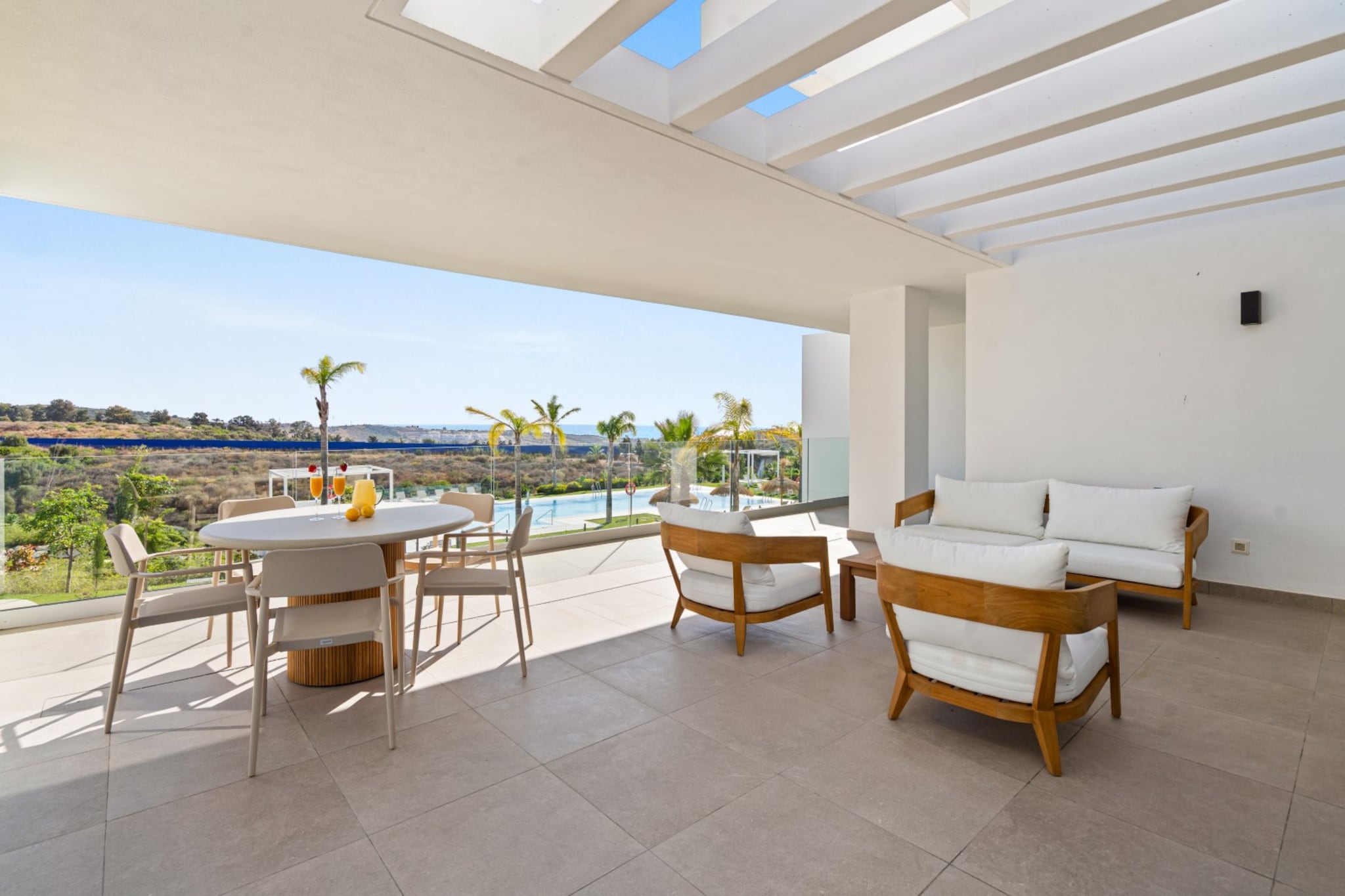 Spacious Apartment for 4 with Solarium