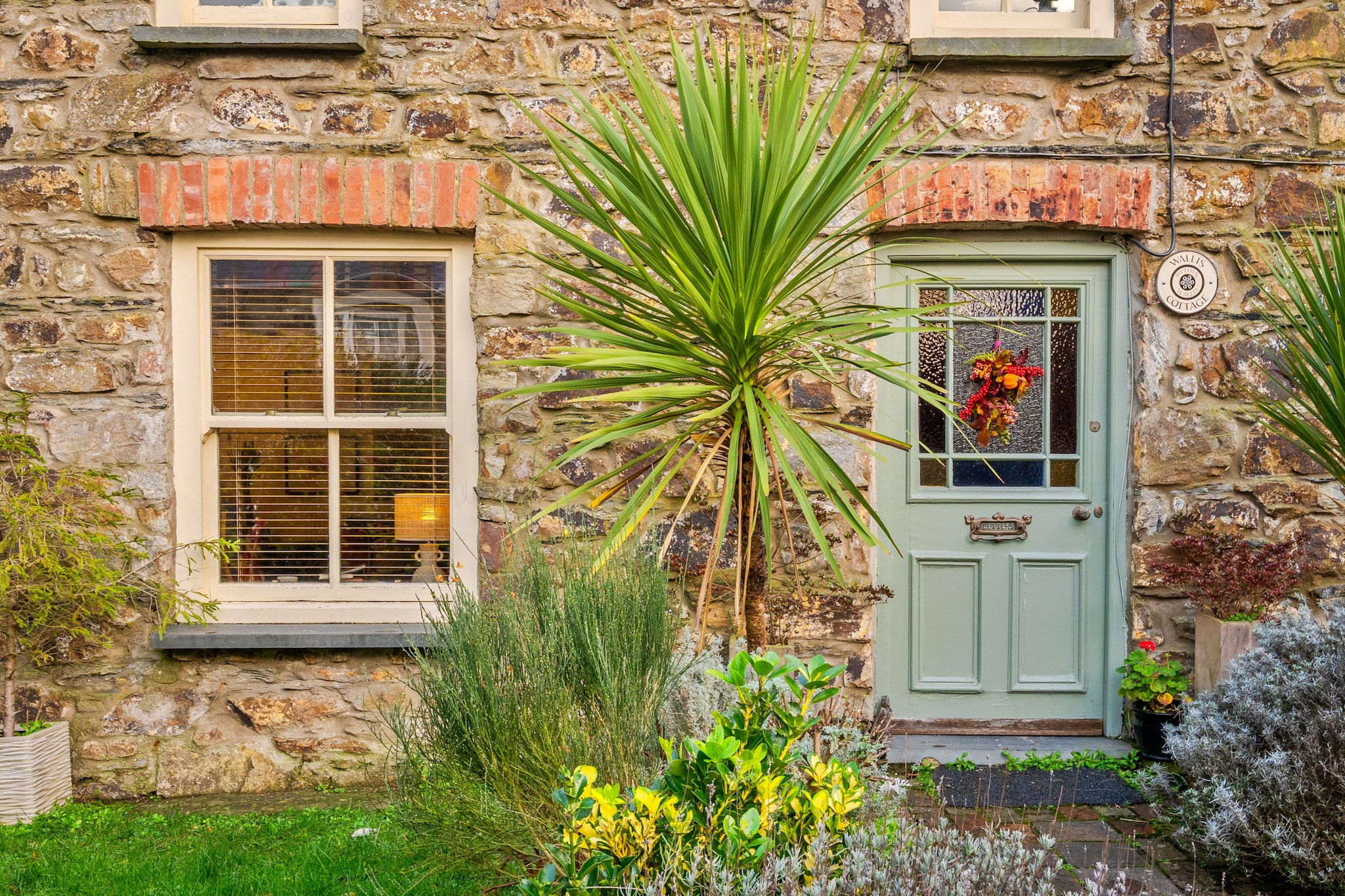 Wallis Cottage - Buitenkant zomer