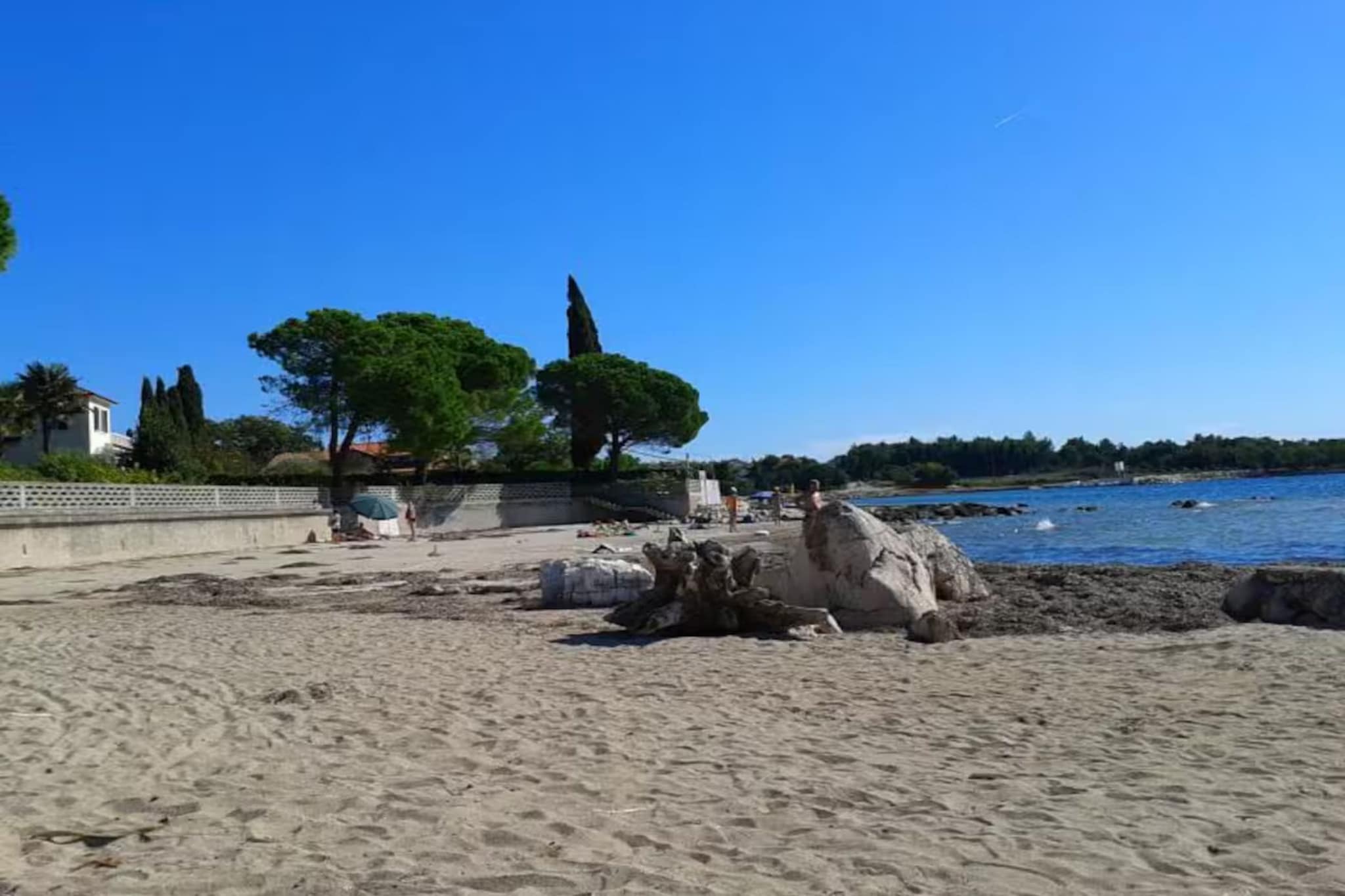 Authentic Istrian Apartments Villa Zambratija - Two Bedroom Apartment with Terrace and Garden - Buitenlucht