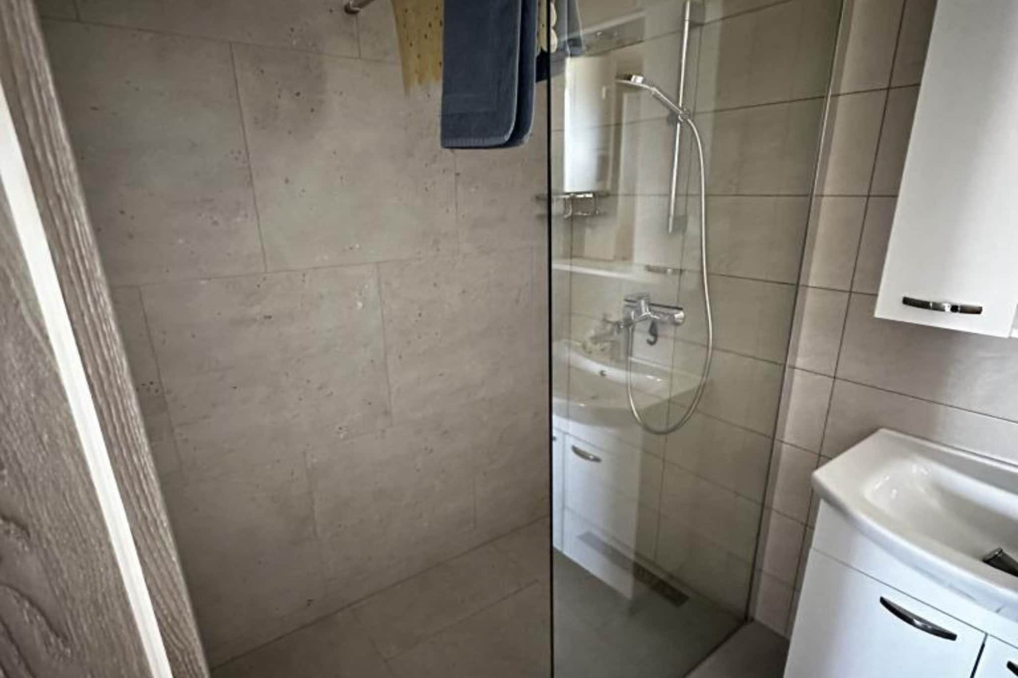 Apartmani Murter Blue - One bedroom apartment 1 - Badkamer