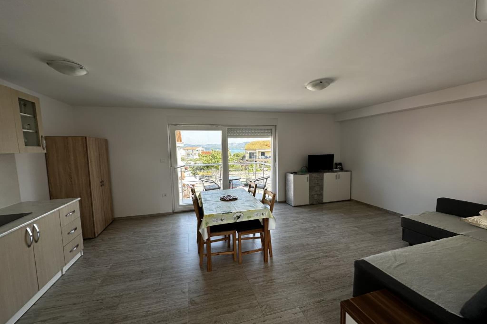 Apartmani Murter Blue - One bedroom apartment 3 - Woonkamer