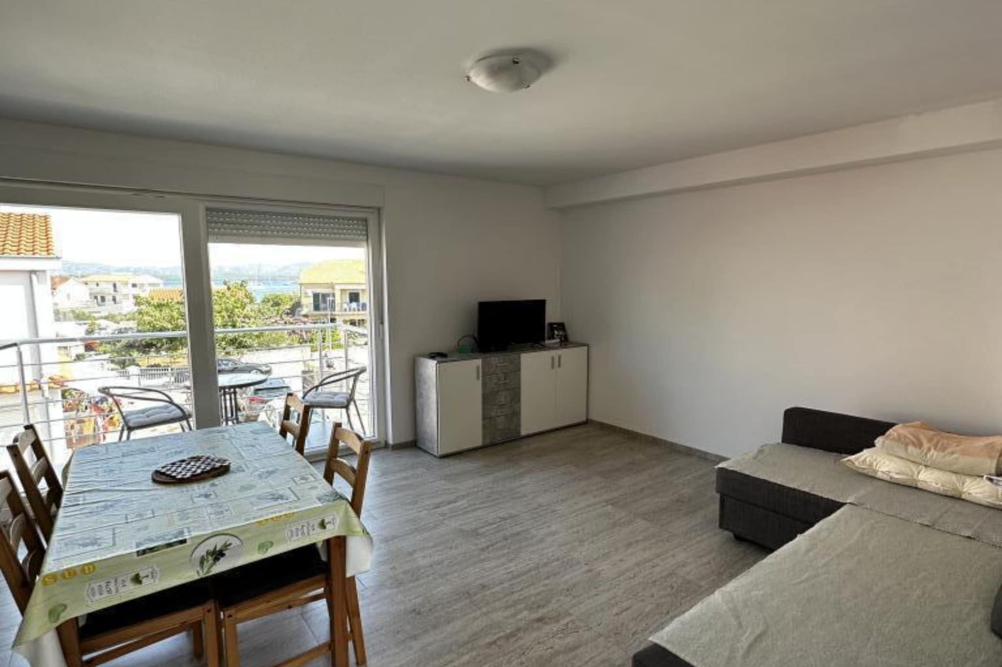 Apartmani Murter Blue - One bedroom apartment 3 - Woonkamer