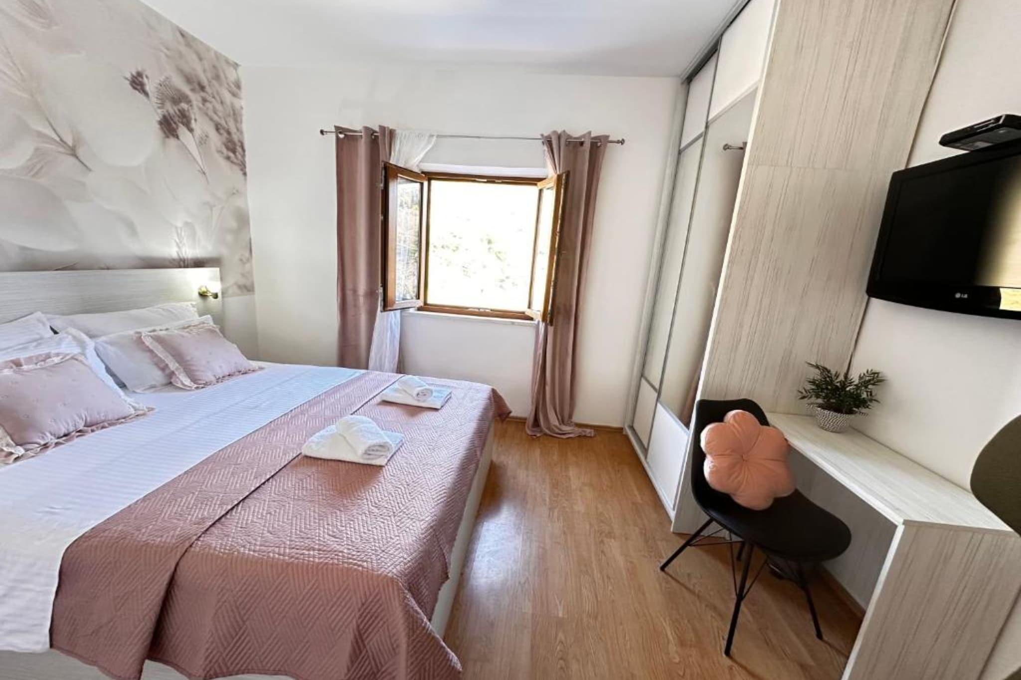 Peaceful Holiday Home Ivona - Three Bedroom Villa with Swimming Pool and Hot-Tub