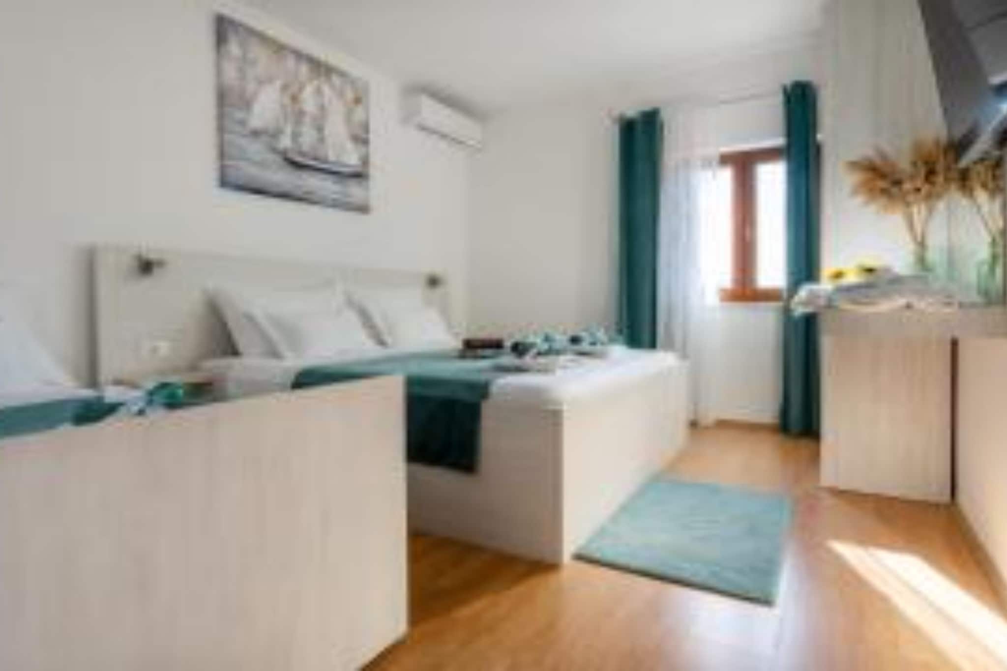 Peaceful Holiday Home Ivona - Three Bedroom Villa with Swimming Pool and Hot-Tub - Slaapkamer