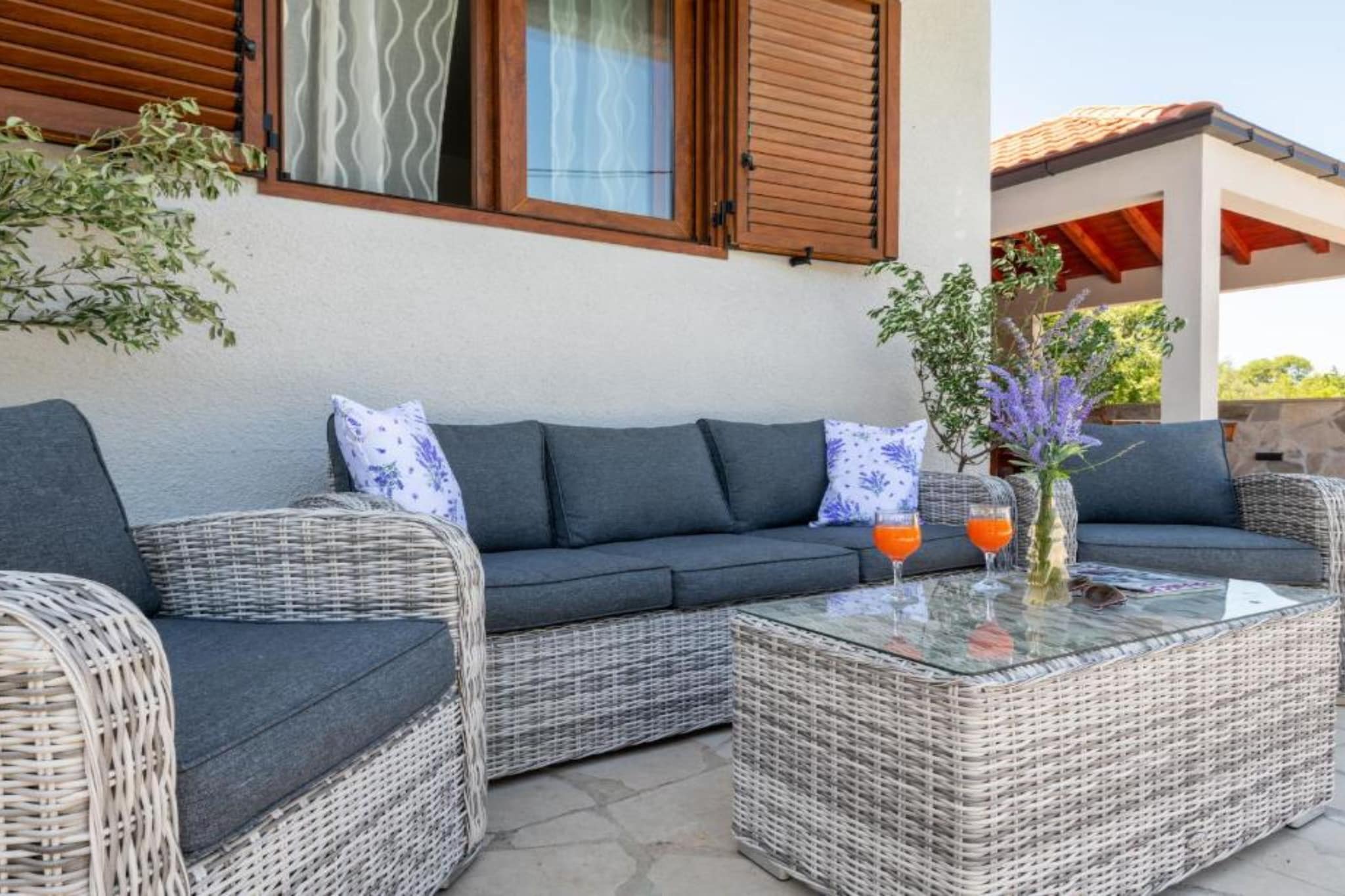 Peaceful Holiday Home Ivona - Three Bedroom Villa with Swimming Pool and Hot-Tub - Buitenlucht