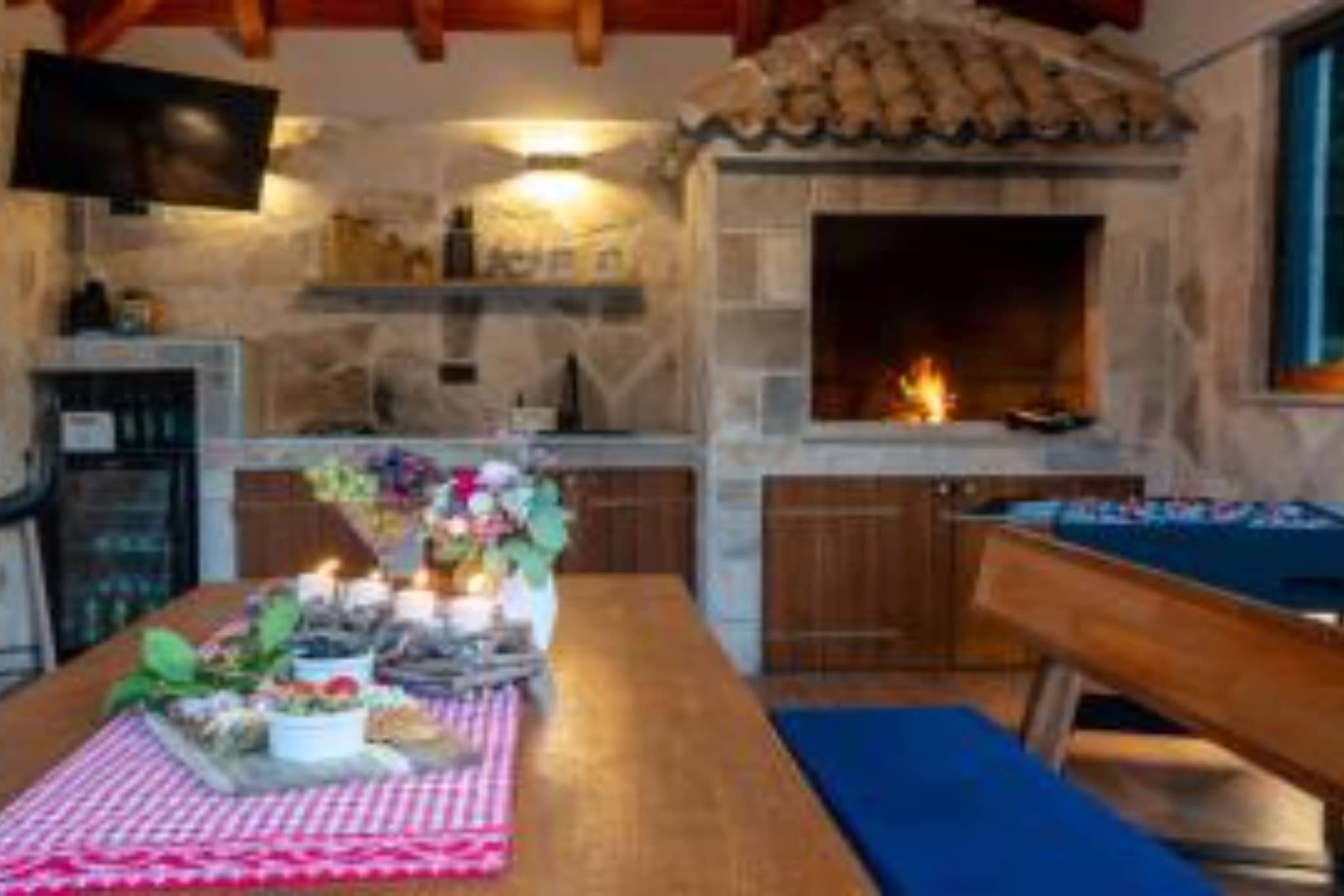 Peaceful Holiday Home Ivona - Three Bedroom Villa with Swimming Pool and Hot-Tub - Faciliteiten