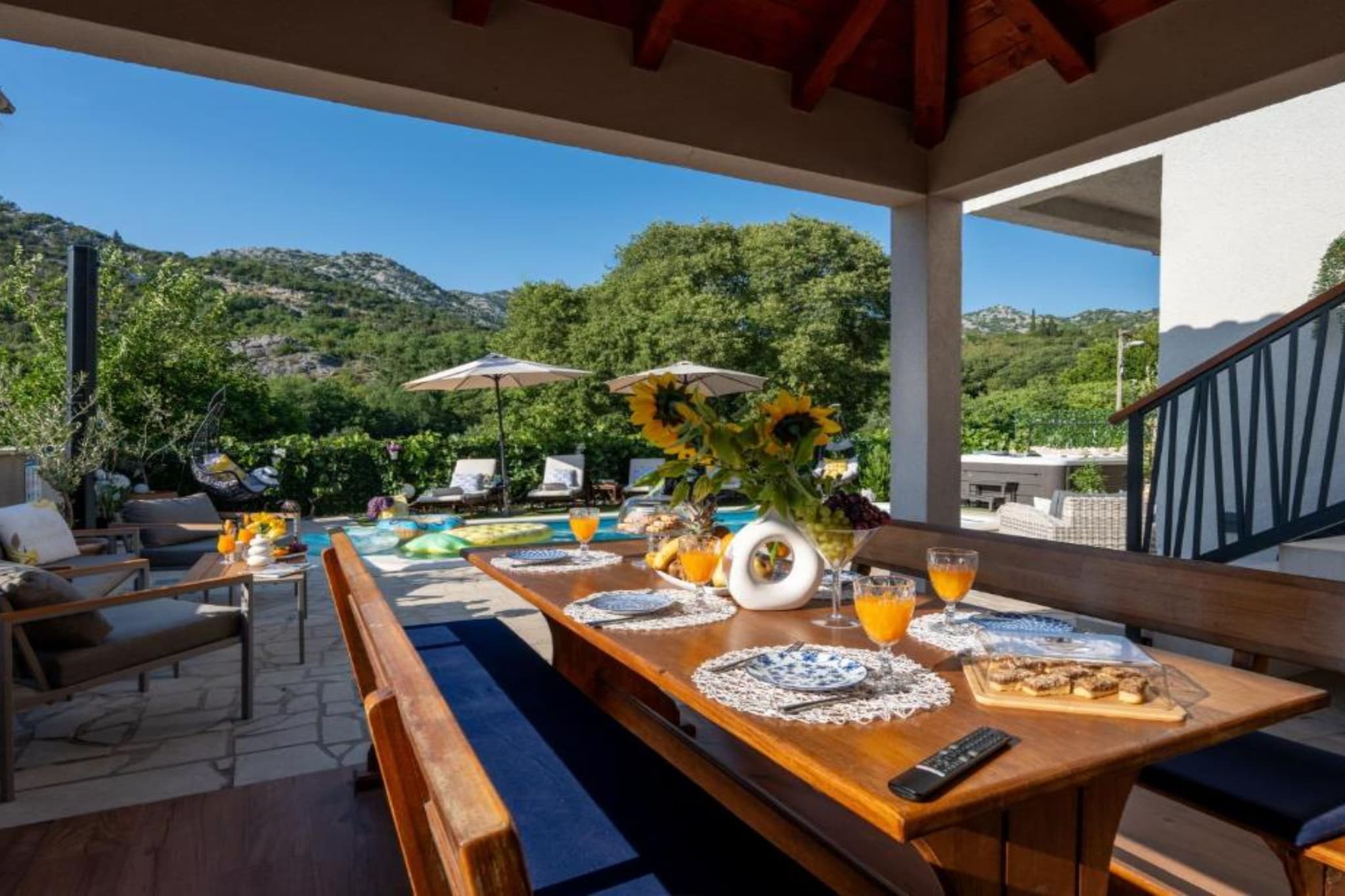 Peaceful Holiday Home Ivona - Three Bedroom Villa with Swimming Pool and Hot-Tub - Faciliteiten