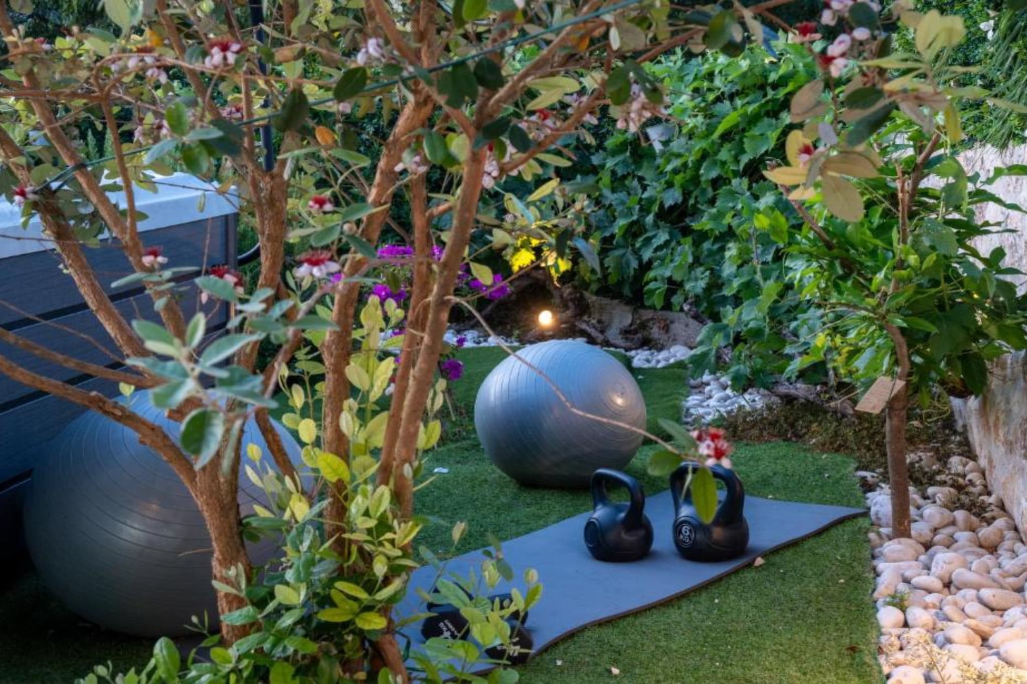 Peaceful Holiday Home Ivona - Three Bedroom Villa with Swimming Pool and Hot-Tub - Tuinen zomer