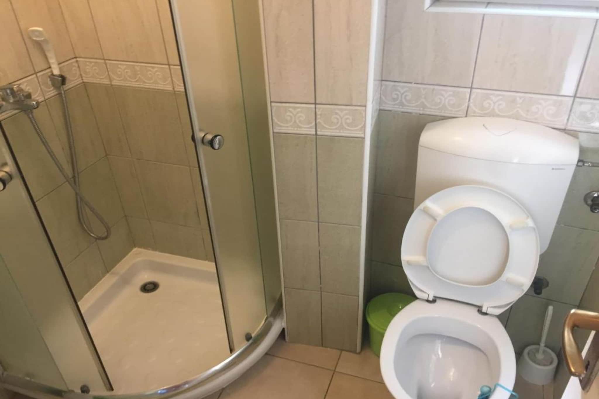 Apartments Roza - Standard  Double Room with Shared Bathroom