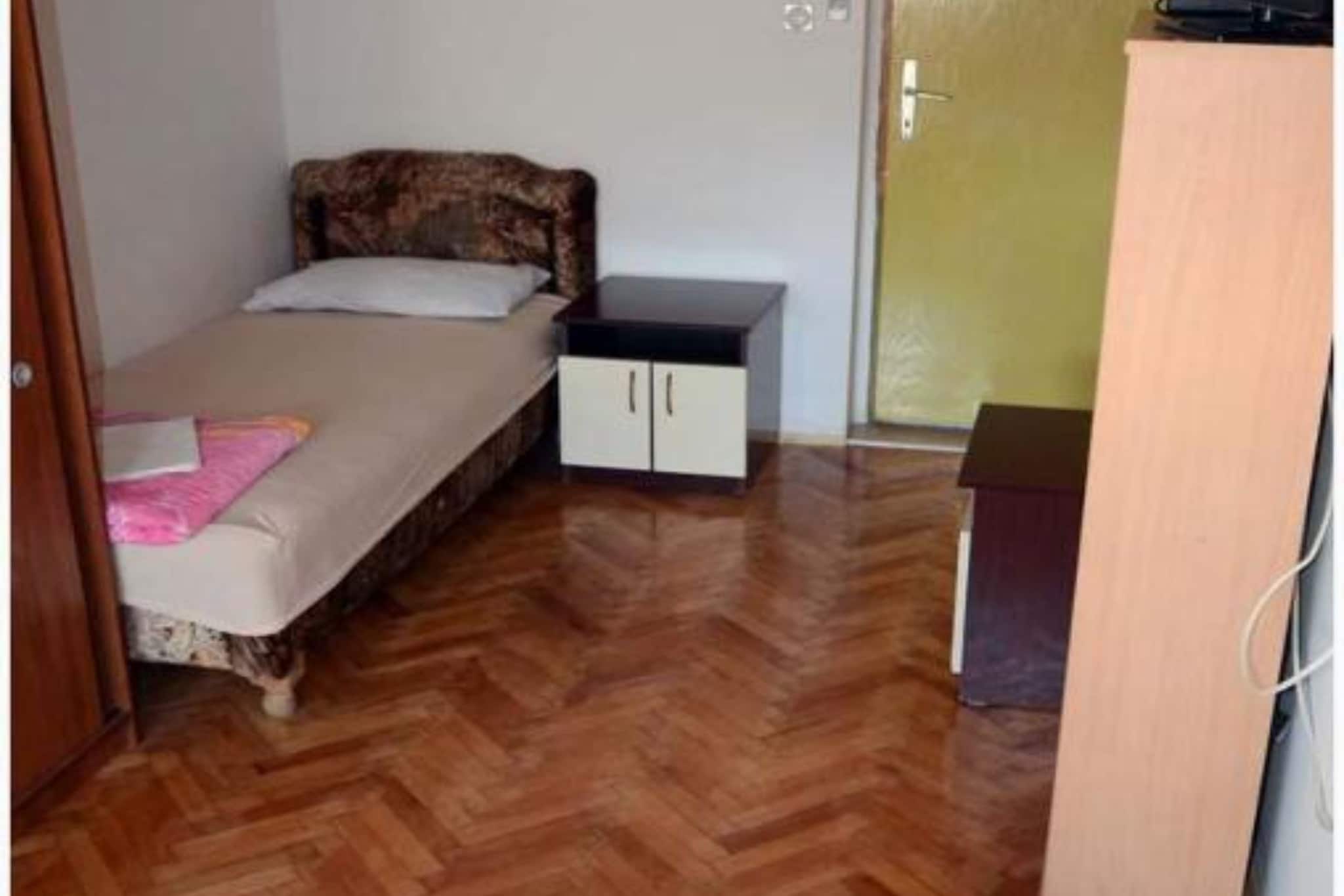 Apartments Roza - One bedroom apartment with Garden view