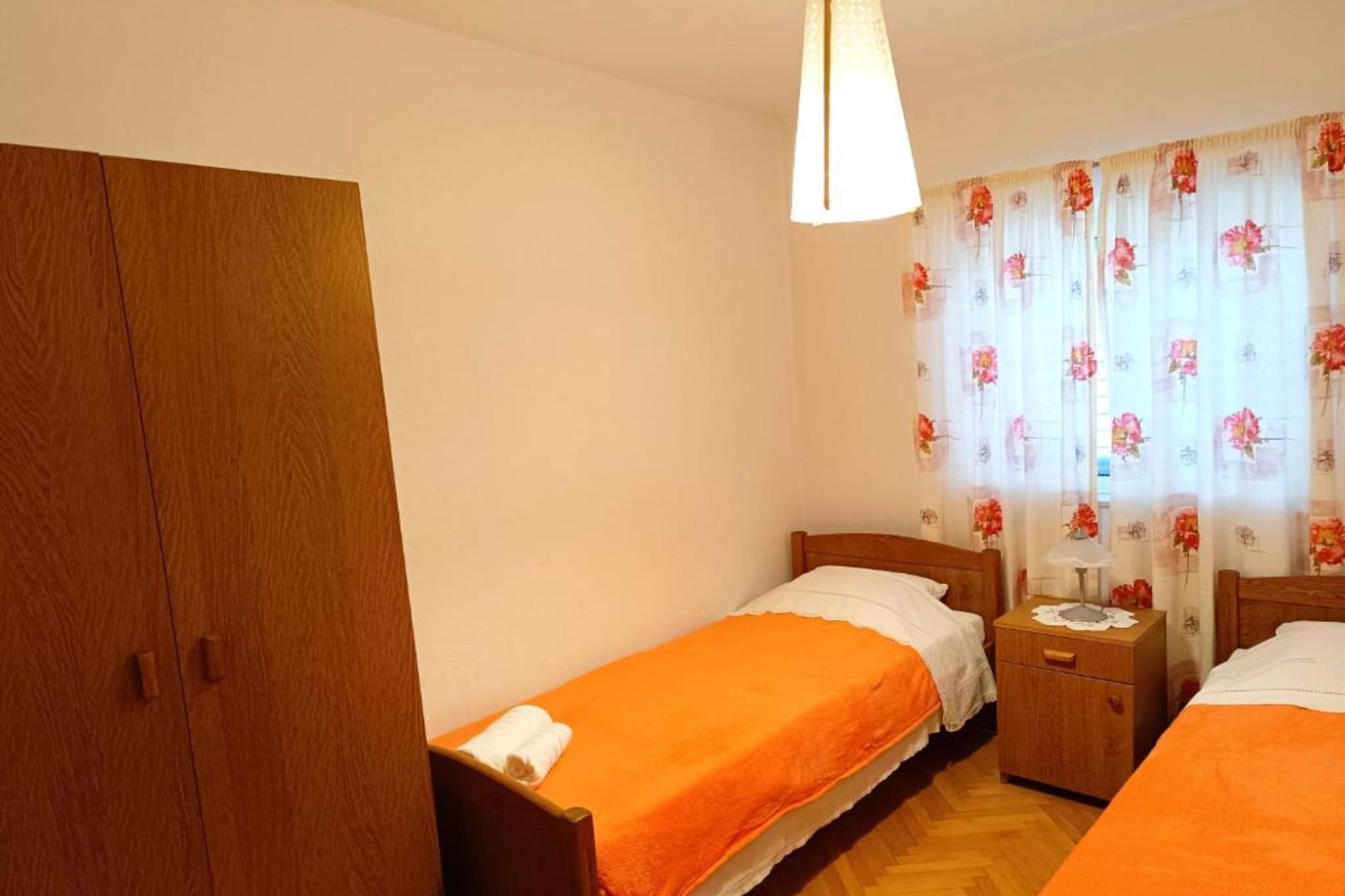 Adam Apartment Near the Airport - TwoBedroom Apartment - Slaapkamer