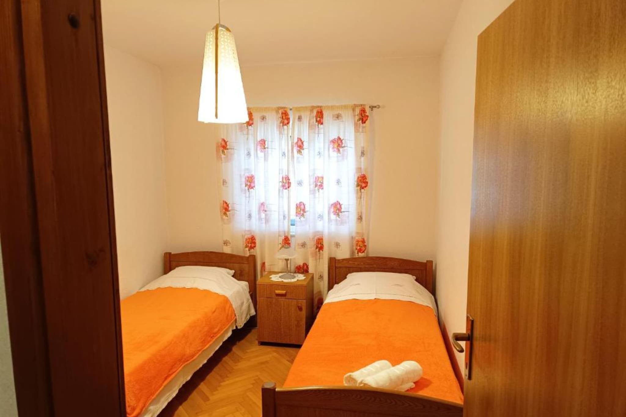 Adam Apartment Near the Airport - TwoBedroom Apartment - Slaapkamer