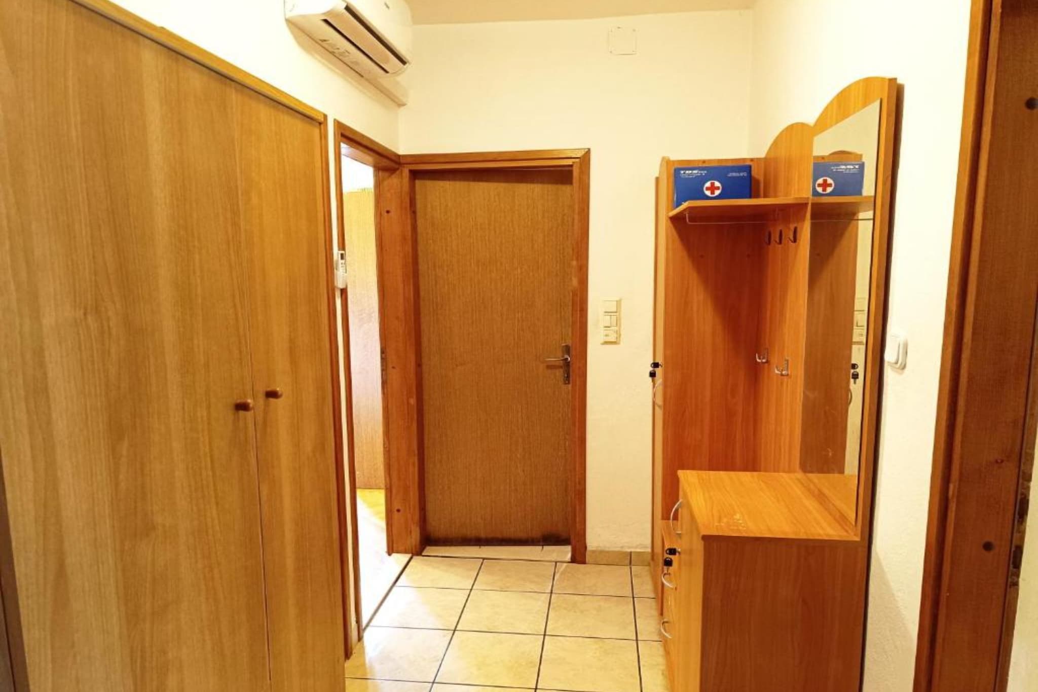 Adam Apartment Near the Airport - TwoBedroom Apartment - Slaapkamer