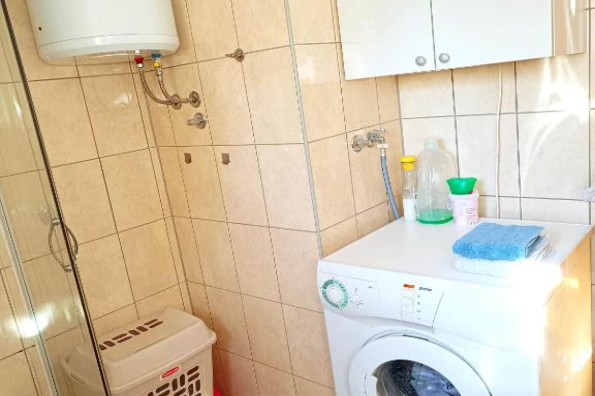 Adam Apartment Near the Airport - TwoBedroom Apartment - Badkamer