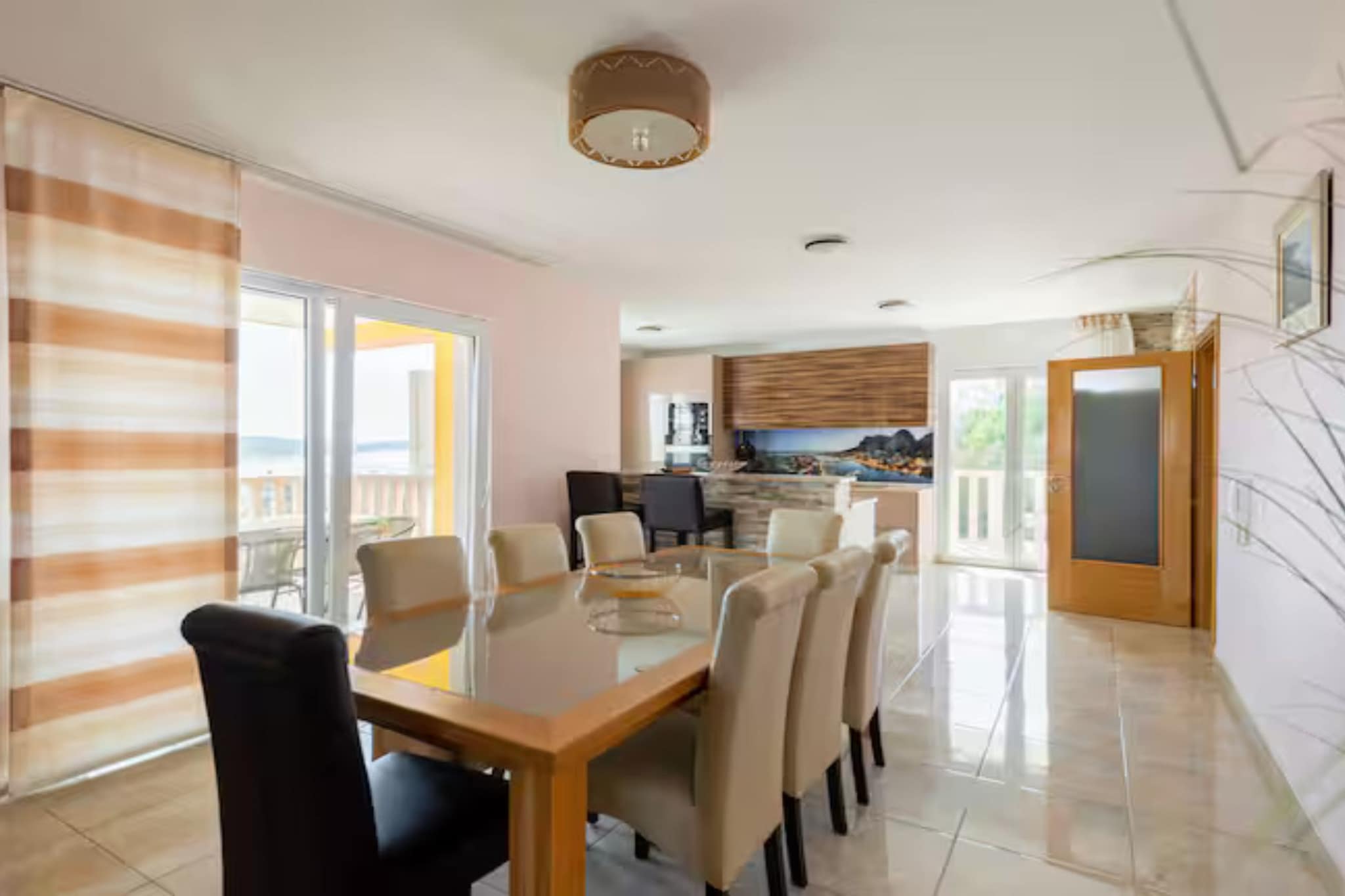 Villa Ana with Outdoor Pool, Sauna and Hot-Tub - Six Bedroom Villa with Outdoor Pool, Sauna and Hot-Tub