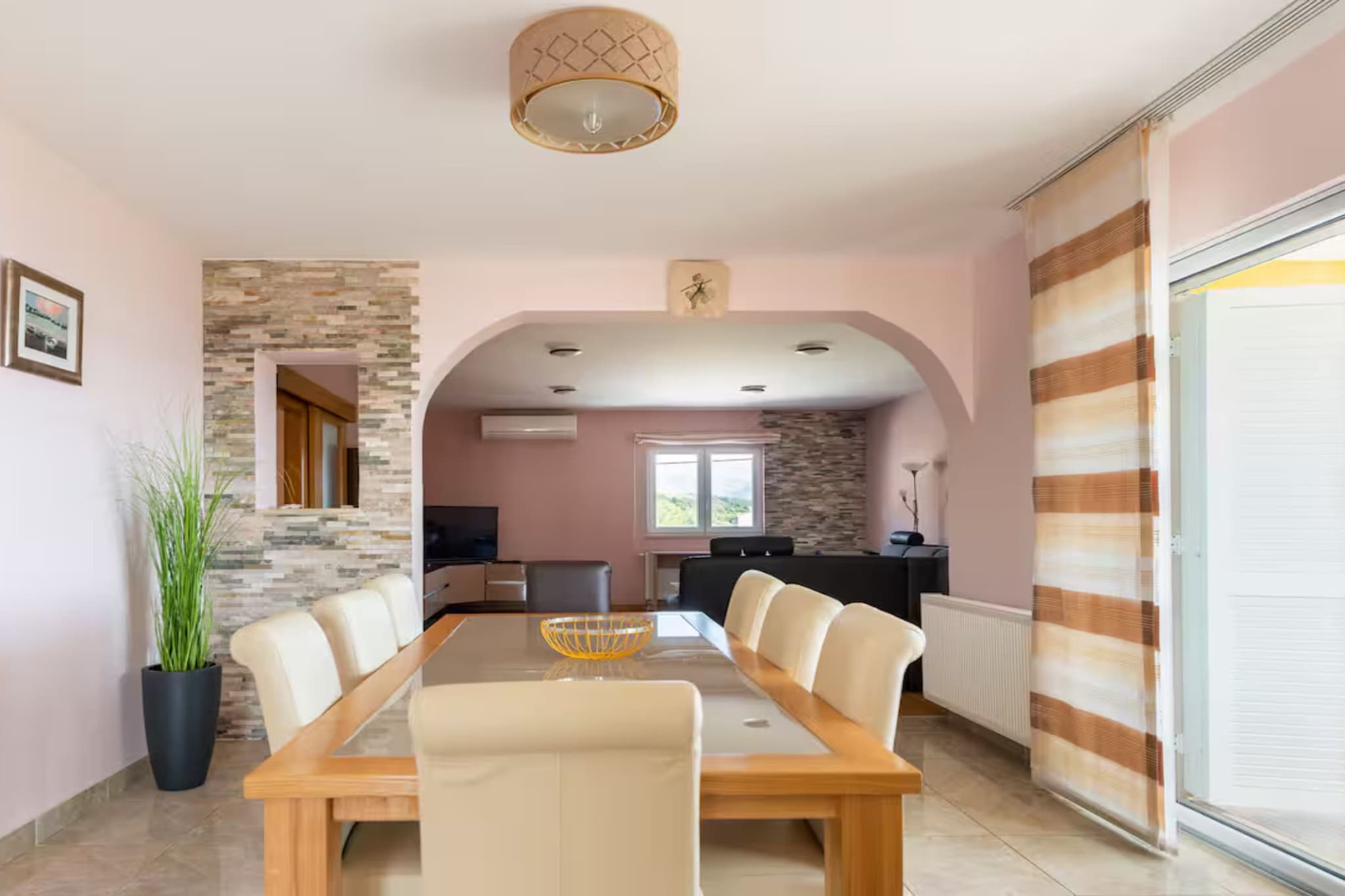 Villa Ana with Outdoor Pool, Sauna and Hot-Tub - Six Bedroom Villa with Outdoor Pool, Sauna and Hot-Tub - Eetkamer