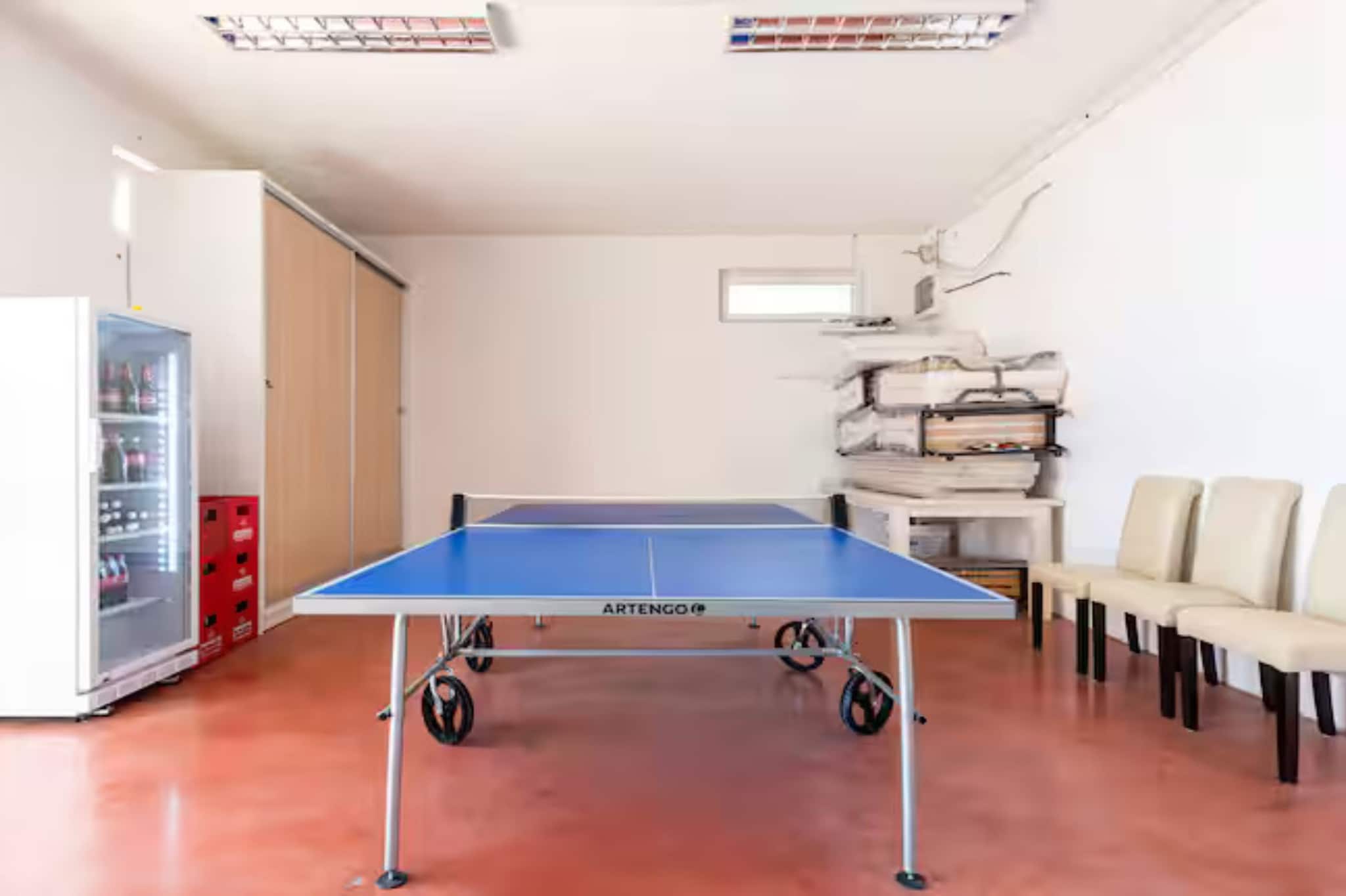 Villa Ana with Outdoor Pool, Sauna and Hot-Tub - Six Bedroom Villa with Outdoor Pool, Sauna and Hot-Tub - Buitenlucht
