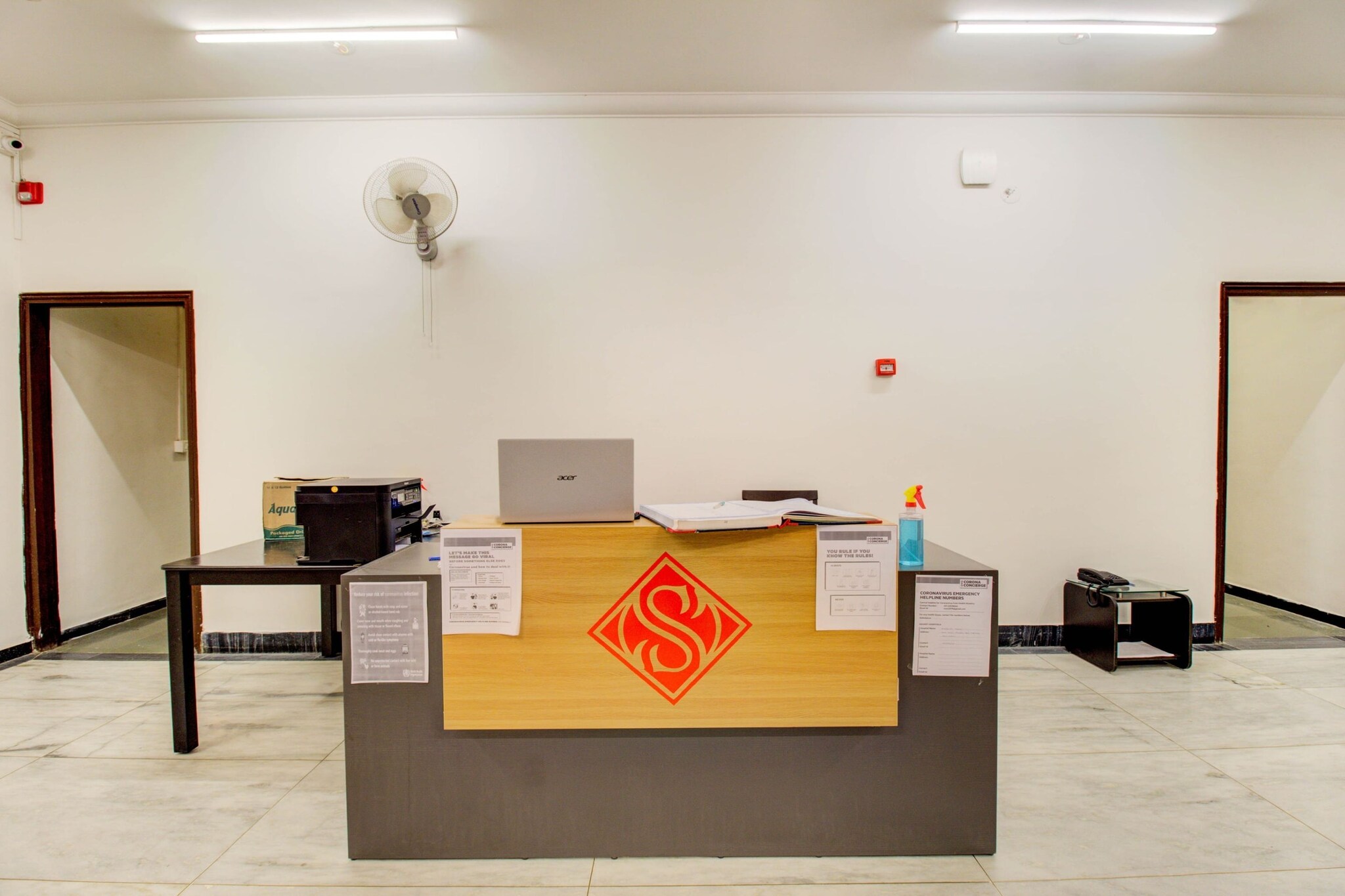 Ground floor: (bedroom(double bed, TV, seating area, air conditioning, Towels incl., telephone), bathroom(bathtub or shower, shower, washbasin, toilet, shampoo, body soap, hot water), parking, lift)