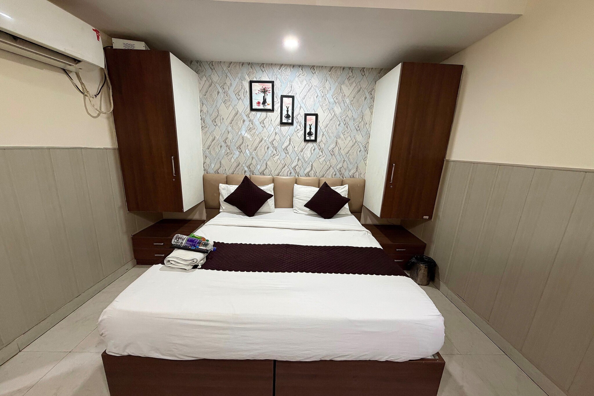 Enjoy a comfortable and hassle-free experience at our thoughtfully designed property. Each room is equipped with modern amenities, cozy bedding, and elegant decor to make you feel right at home. Located conveniently with easy access to public transport and major attractions, it's perfect for both business and leisure travelers. Cleanliness and guest comfort are our top priorities, and our team is available 24/7 to assist you throughout your stay.
Unmarried couples are warmly welcome at this property.
Guests with local ID proof are warmly welcome.
Foreign guests are welcome and allowed to stay at this property without any restrictions
Early Check-In Policy: A full day’s room rate will be charged for check-ins before 6:00 AM. Complimentary early check-in is available between 6:00 AM and 10:00 AM, subject to room availability.
Check-in is only available to guests aged 18 and above. Please provide a government-issued ID to confirm your age.