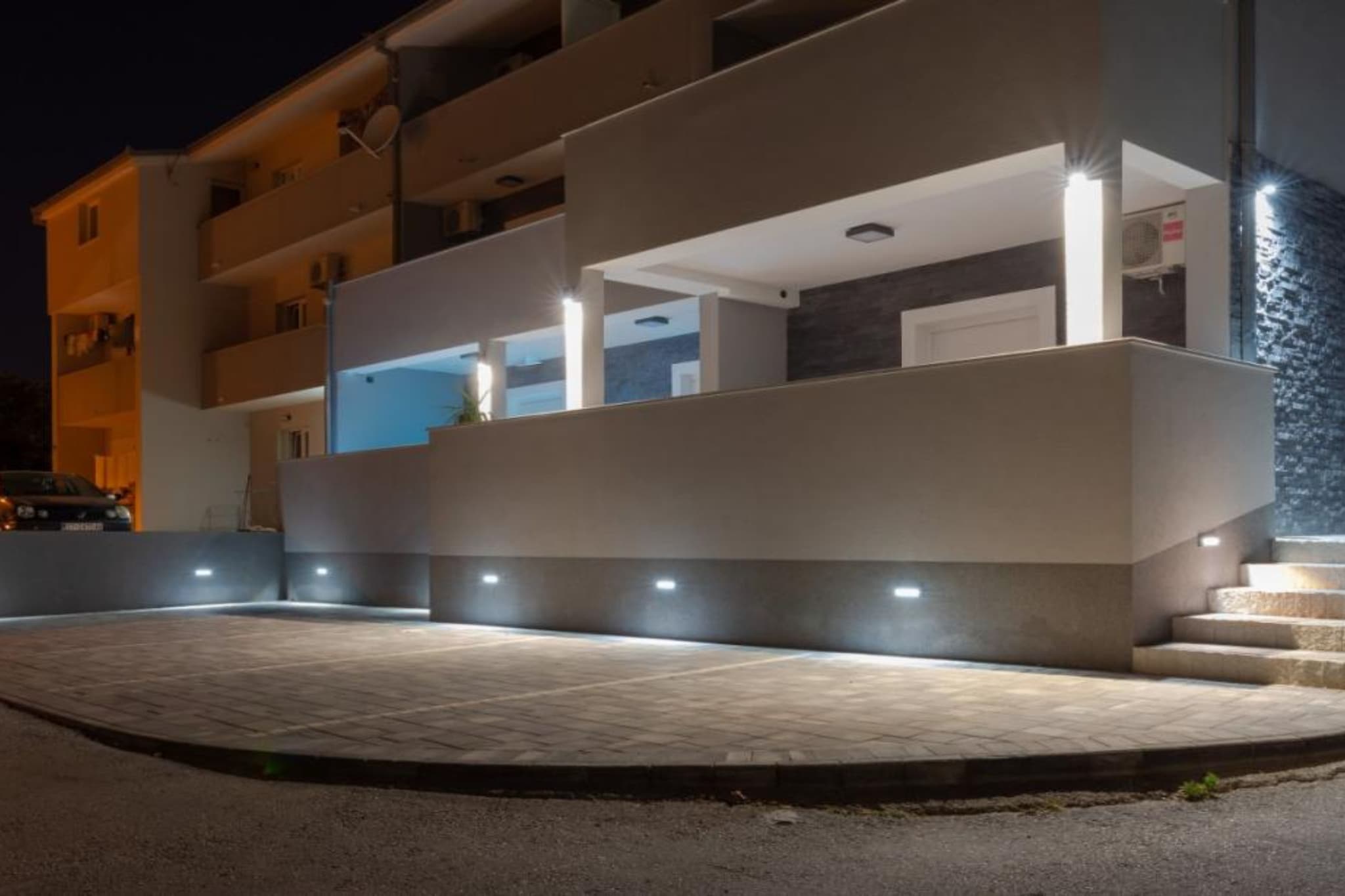 Vacation Home Pasalic - Eight Bedroom Holiday Home with Hot-Tub - Extérieur
