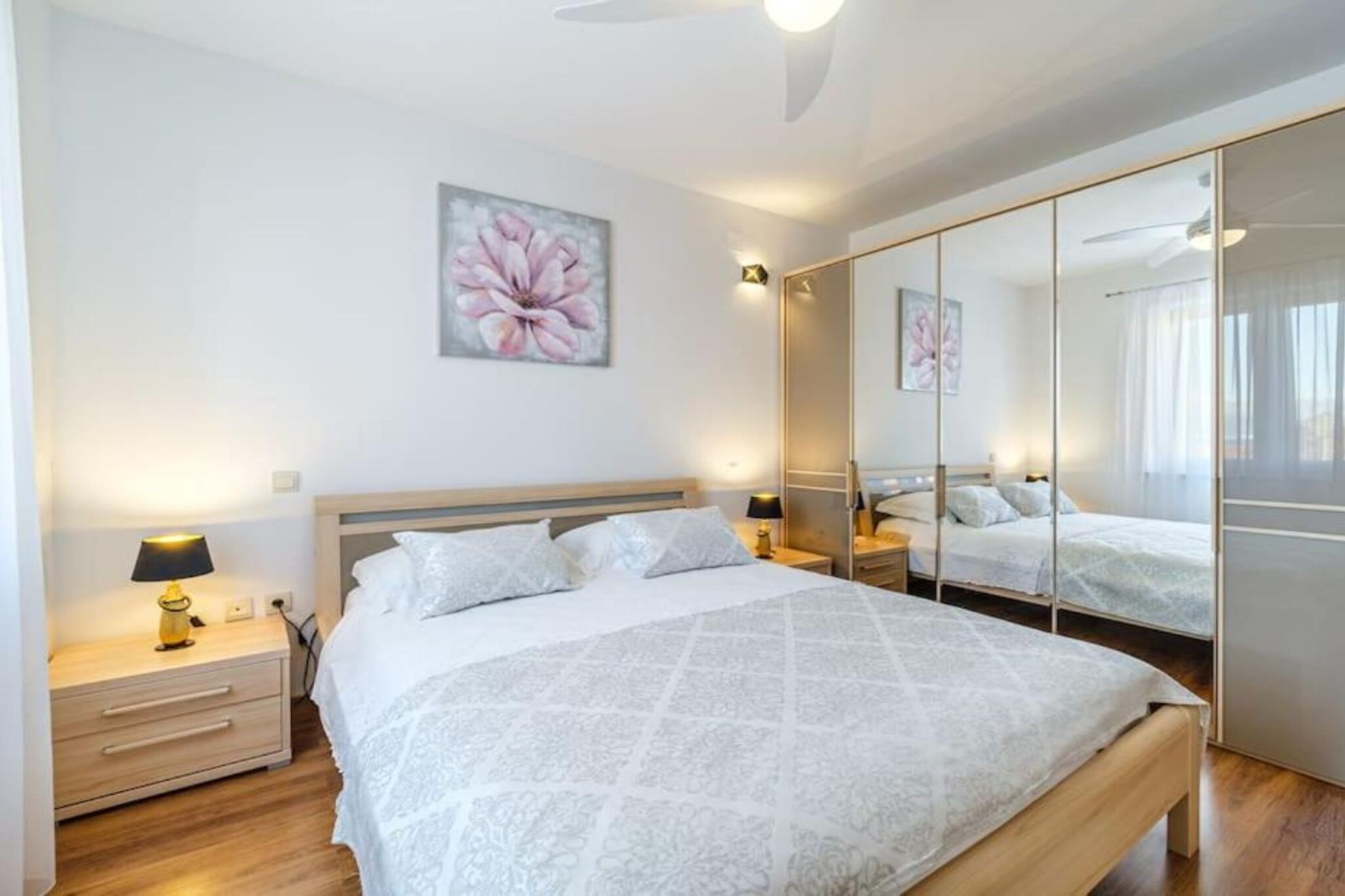 Sutivan Sea Terrace Apartment - Three Bedroom Apartment with Sea View and Terrace - Slaapkamer