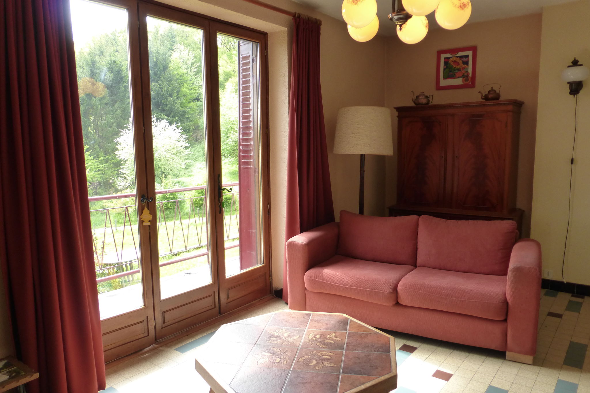 Holiday Home in Villapourçon with Terrace and Garden