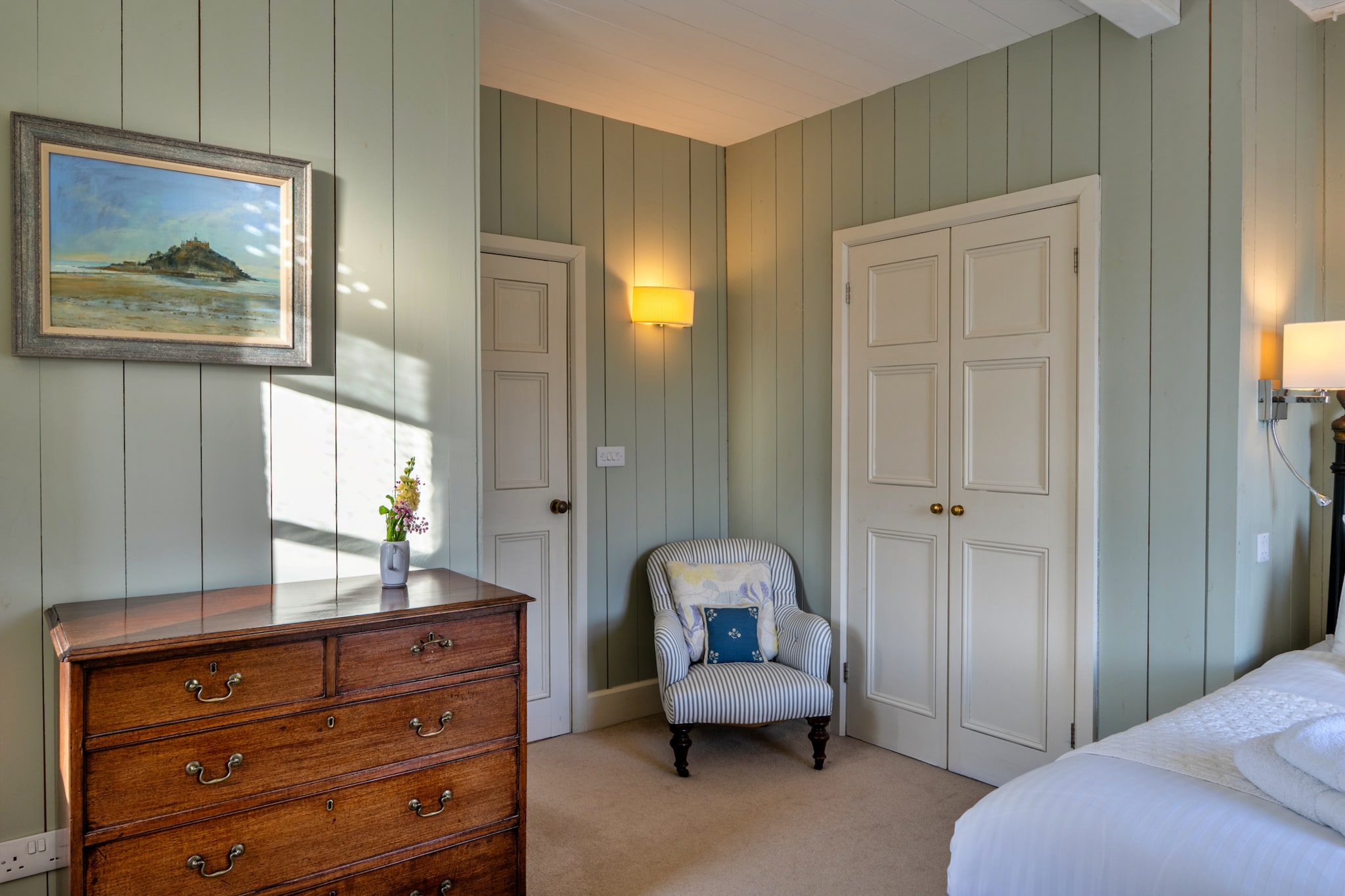 Captain's Cottage at Mixtow Creek - Schlafzimmer