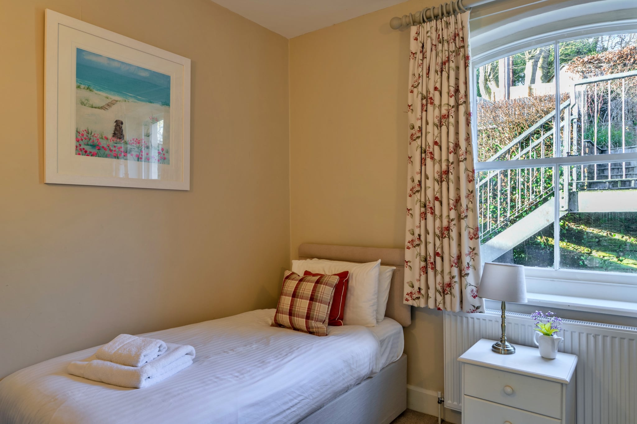 Captain's Cottage at Mixtow Creek - Schlafzimmer