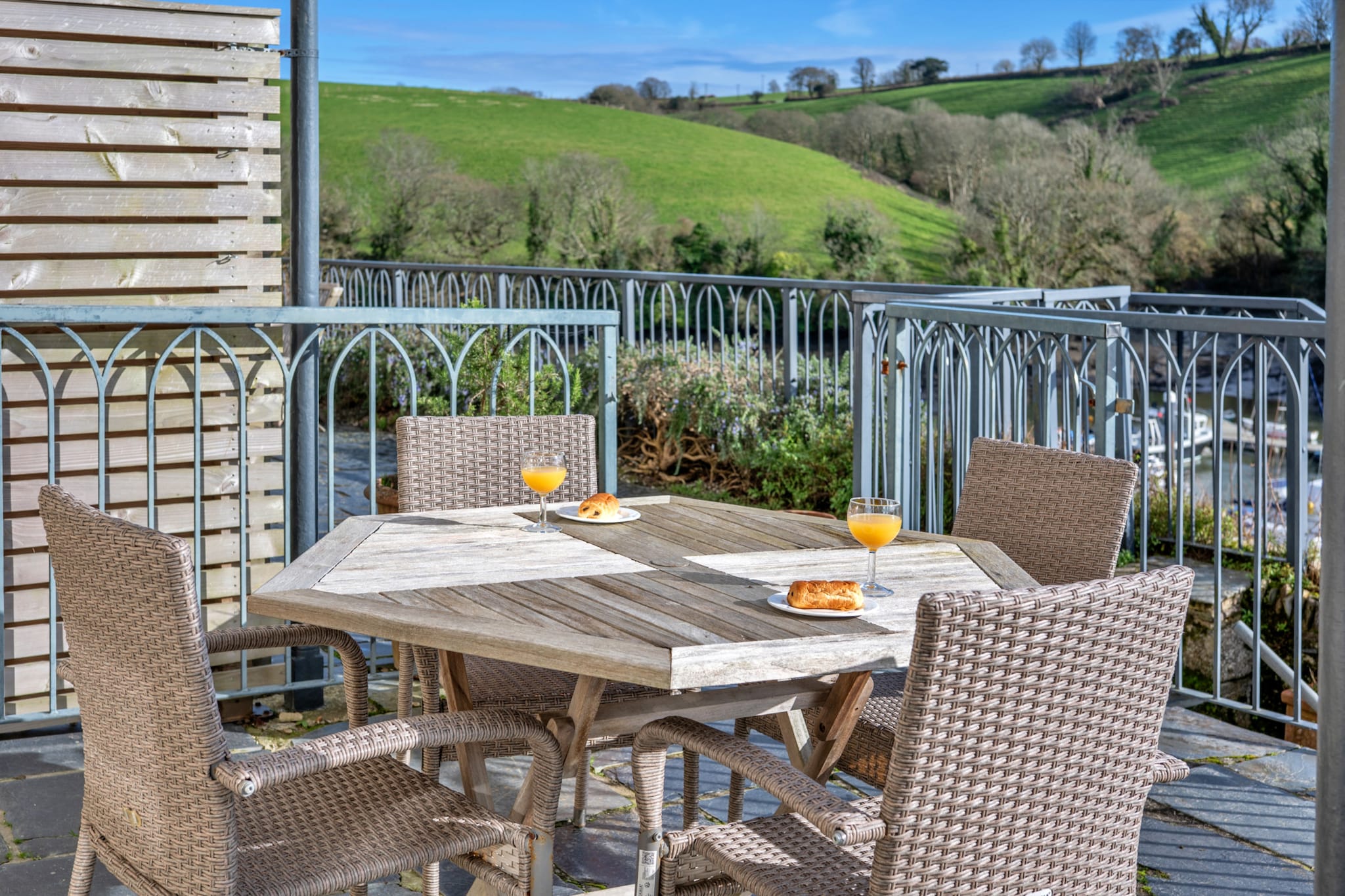Captain's Cottage at Mixtow Creek - Terrasse/Balkon