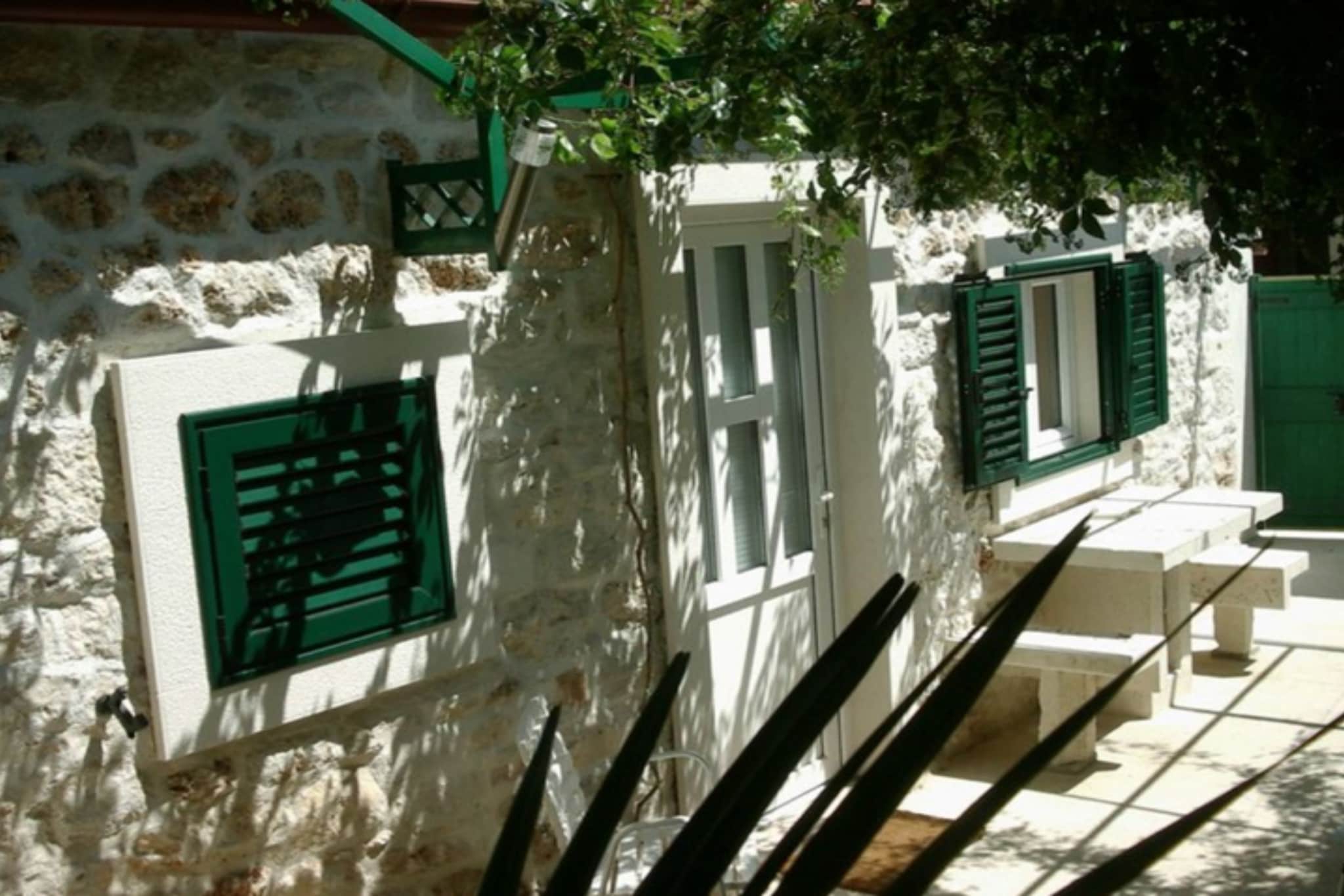 Menego Lodge Bol - Holiday Home with Terrace - Buitenlucht