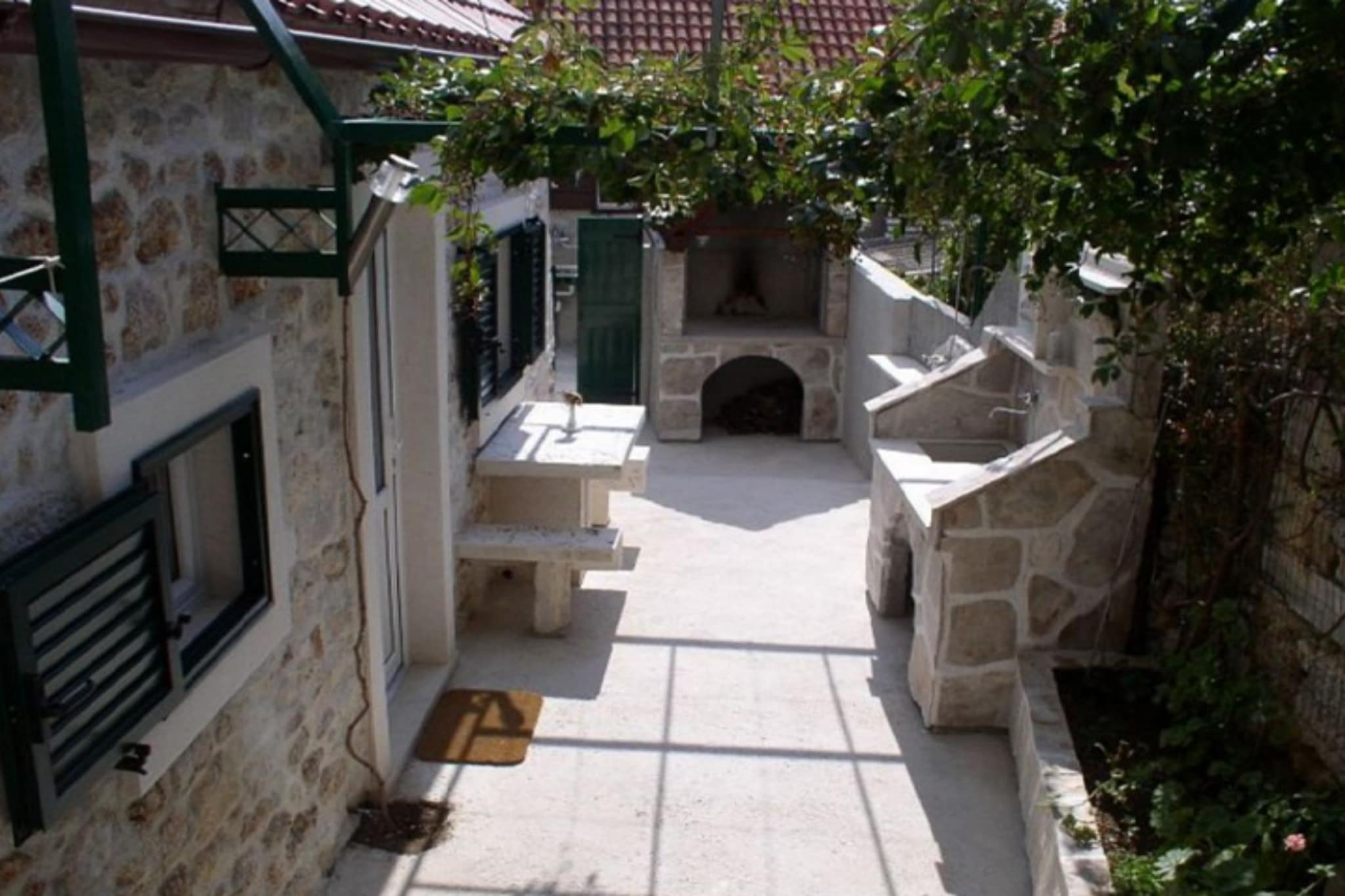Menego Lodge Bol - Holiday Home with Terrace - Faciliteiten