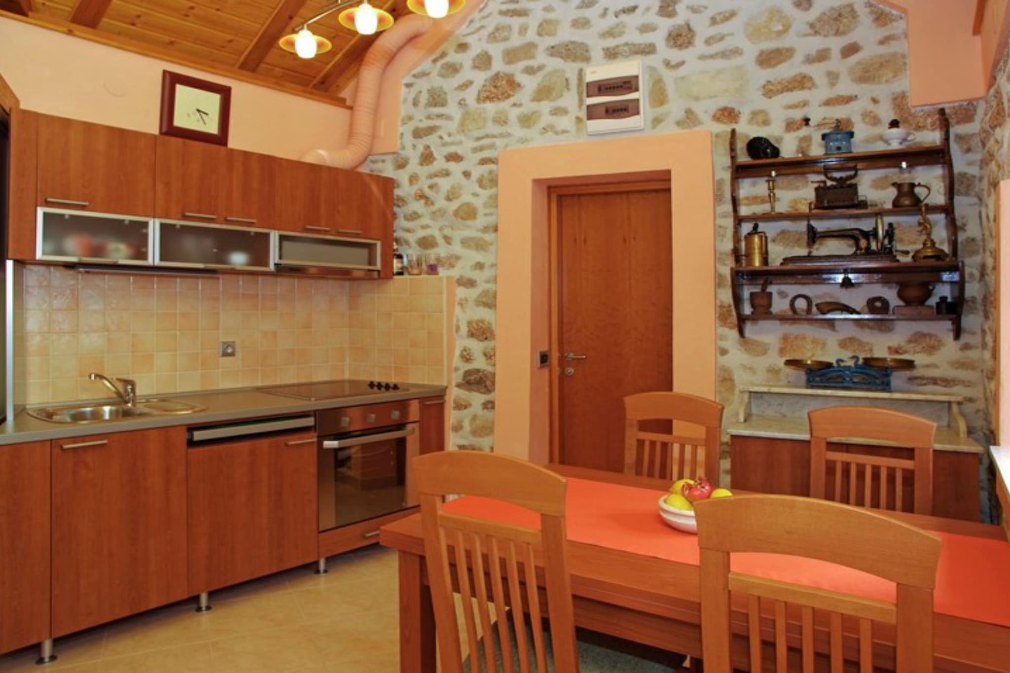 Menego Lodge Bol - Holiday Home with Terrace