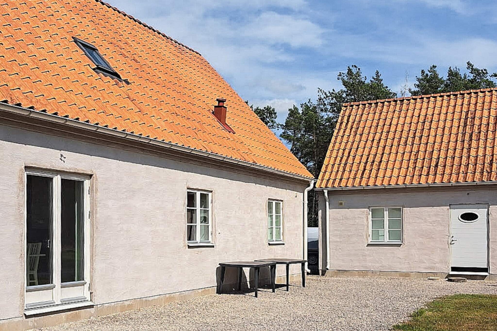 Are you dreaming of a summer on Gotland? Welcome to two beautiful Gotland houses surrounded by plains, forests and that magical light that only exists here. Enjoy the tranquility, the open views and fantastic sunsets! Convenient distance to the fantastic Ireviken that invites you to wonderful beach days! You live here very comfortably in a main house and an associated wing - perfect with separate houses for better comfort. The large house offers an open social layout between kitchen and living room perfect for long dinners, socializing and relaxing in a comfortable sofa group. Three comfortable bedrooms with space for two people in each room. Very comfortable with a bathroom, guest toilet and additional bathroom in the wing. The wing sleeps two people comfortably and there is also a simple kitchenette - ideal for guests, teenagers or grandparents who want a little extra privacy. Situated on a large plot next to forests and open plains that offers beautiful views and nice walking paths along pastures and grazing sheep. Outside there is access to seating and a charcoal grill for pleasant dinners and moments looking out over the plains. There is a lot to explore around here, everything from nice hiking trails like the Gotlandsleden, magical coastal stretches with swimming spots you will never forget, rauk areas, fantastic Crepes at Ett litet Creperi. Also take a trip to Bläse Kalkbruk and Blå lagunen, where the beaches are dazzlingly white against the turquoise water. If you continue a little further, you will finally come to Fårö - well worth a visit! If you go south you will find Lummelunda Grottan which is usually very exciting for children but also Kneippbyn - Pippi Longstocking's summer and water park! Don't miss a day in Visby Innerstad to see the Ringmuren and stroll through the rose-filled alleys. A Gotland dream you don't want to miss!