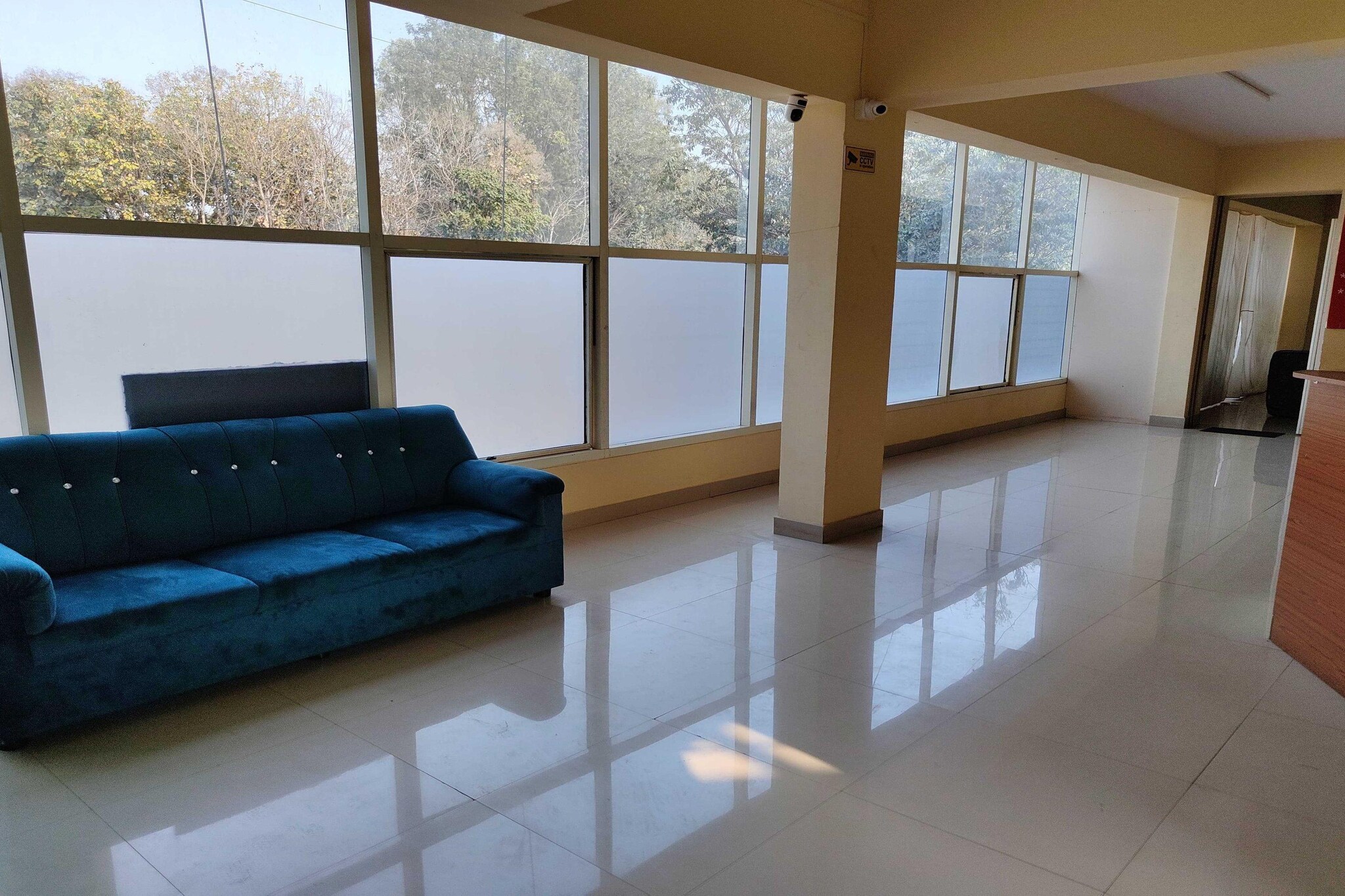 Ground floor: (bedroom(double bed, TV, seating area, air conditioning, telephone, Floor mattress), bathroom(bathtub or shower, shower, washbasin, toilet, Towels incl., shampoo, body soap, hot water), lift)