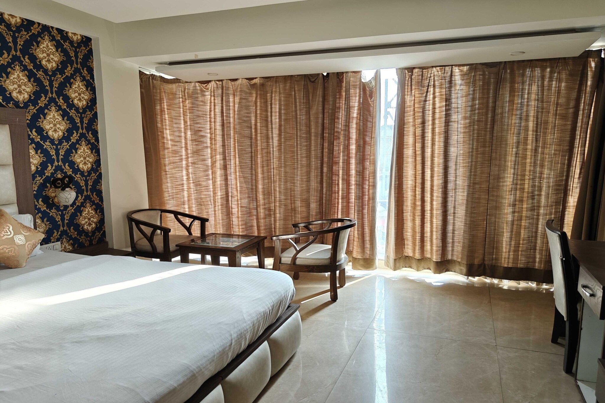 Unmarried couples are warmly welcome at this property.
Guests with local ID proof are warmly welcome.
Complimentary early check-in – Subject to availability.